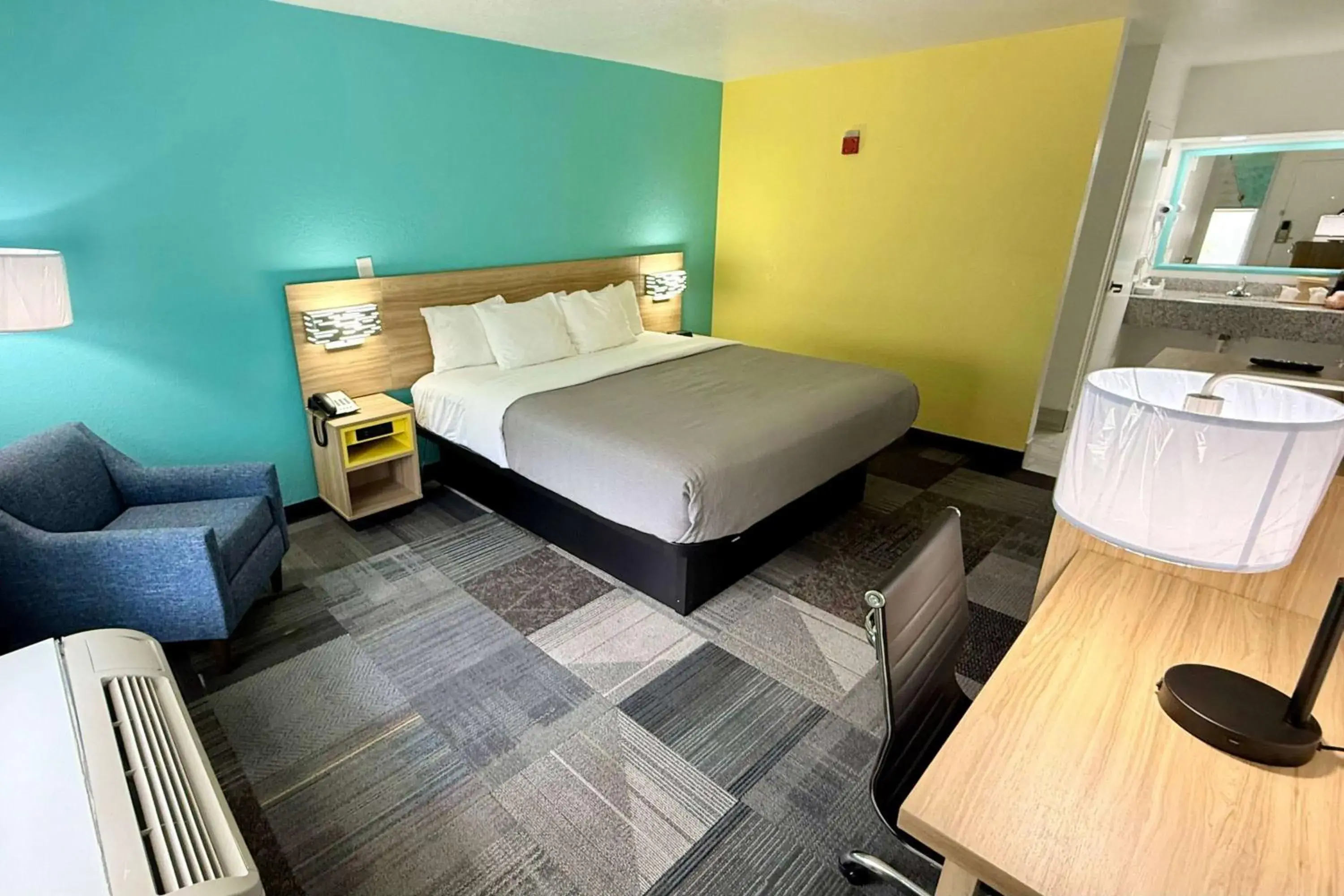 Photo of the whole room, Bed in Days Inn by Wyndham Eglin AFB Photo of the whole room, Bed in Days Inn by Wyndham Eglin AFB