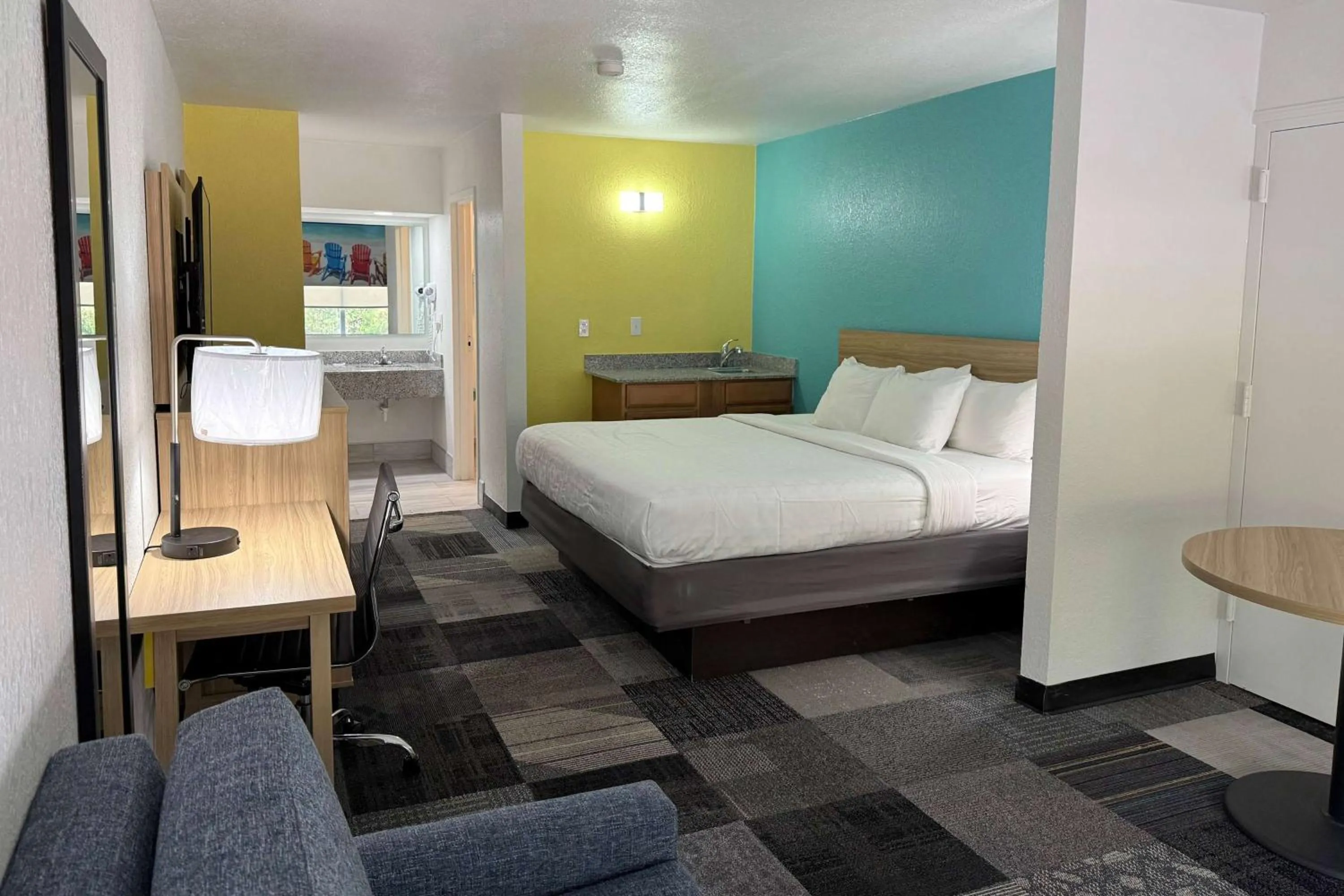 Photo of the whole room, Bed in Days Inn by Wyndham Eglin AFB