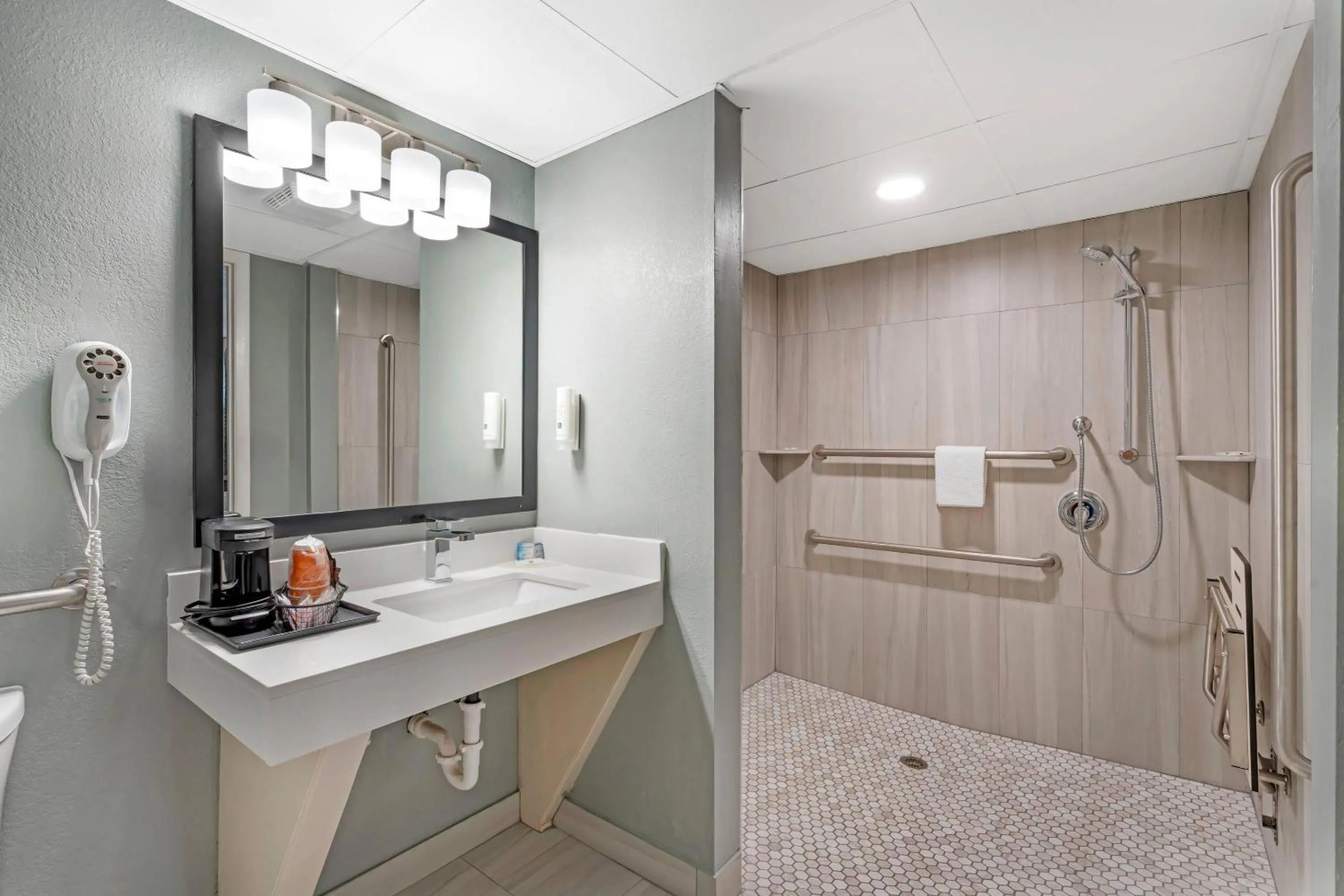 Bedroom in Quality Inn Bradenton North I-75