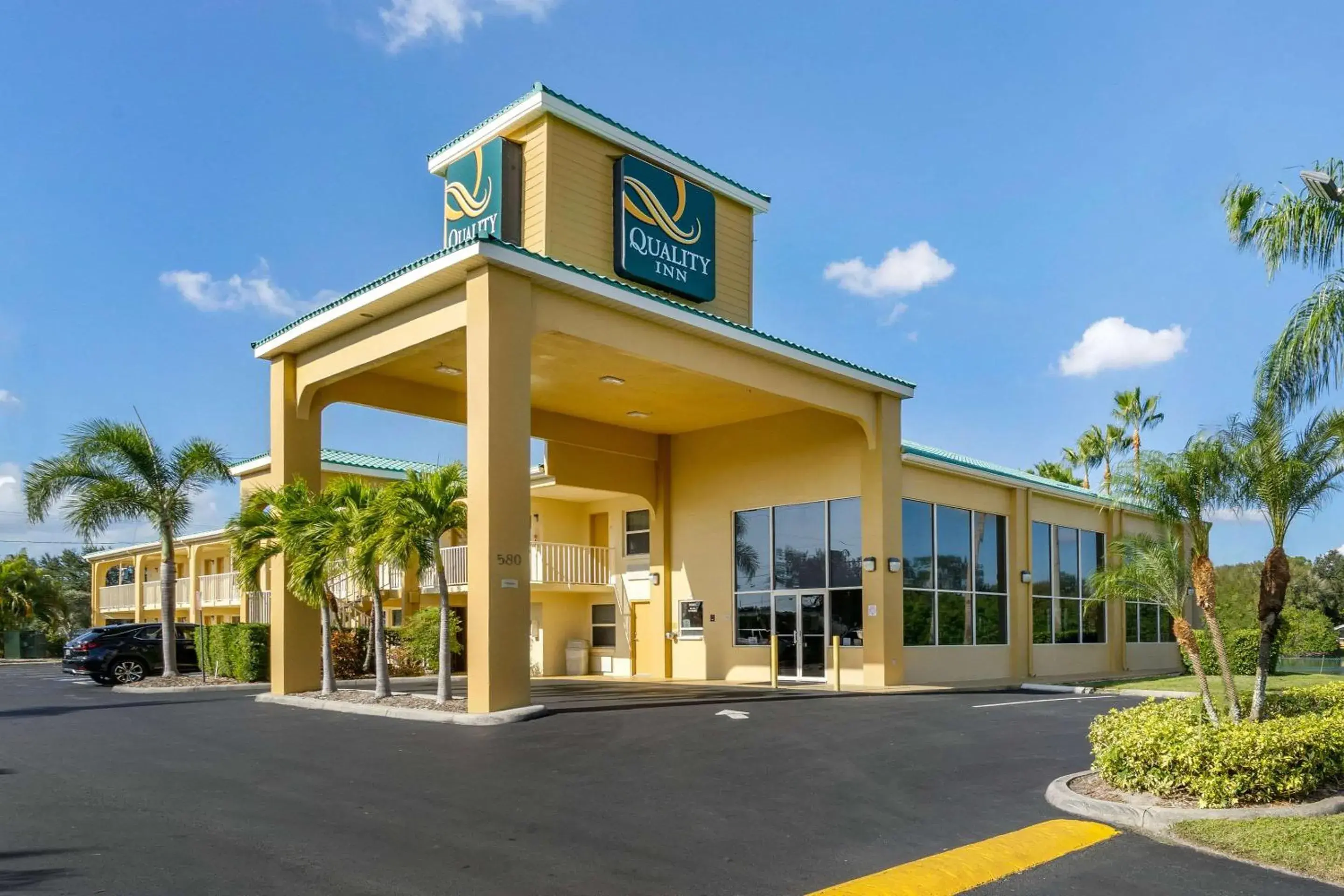 Property building in Quality Inn Bradenton North I-75 Property building in Quality Inn Bradenton North I-75