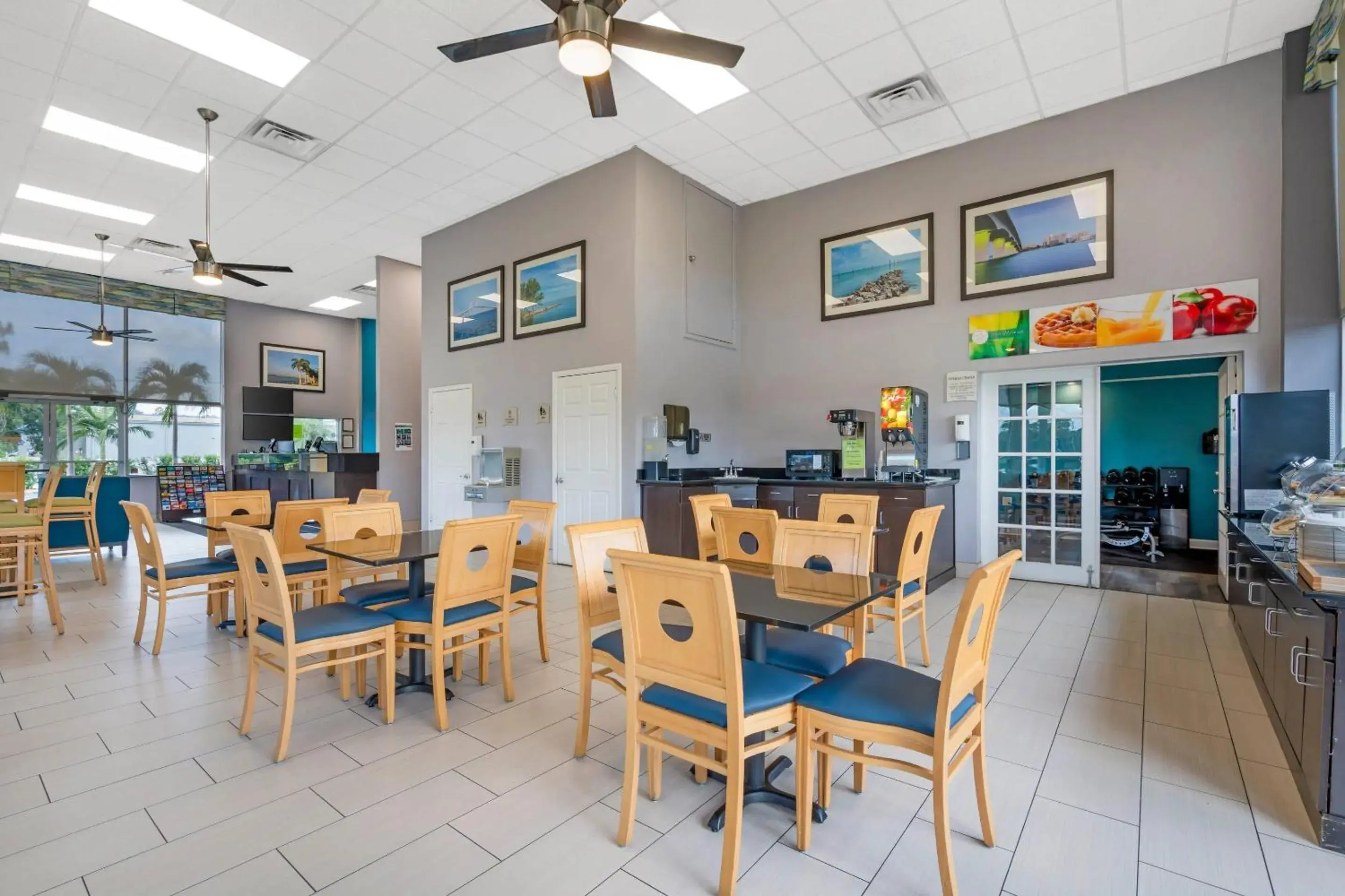 Breakfast in Quality Inn Bradenton North I-75 Breakfast in Quality Inn Bradenton North I-75