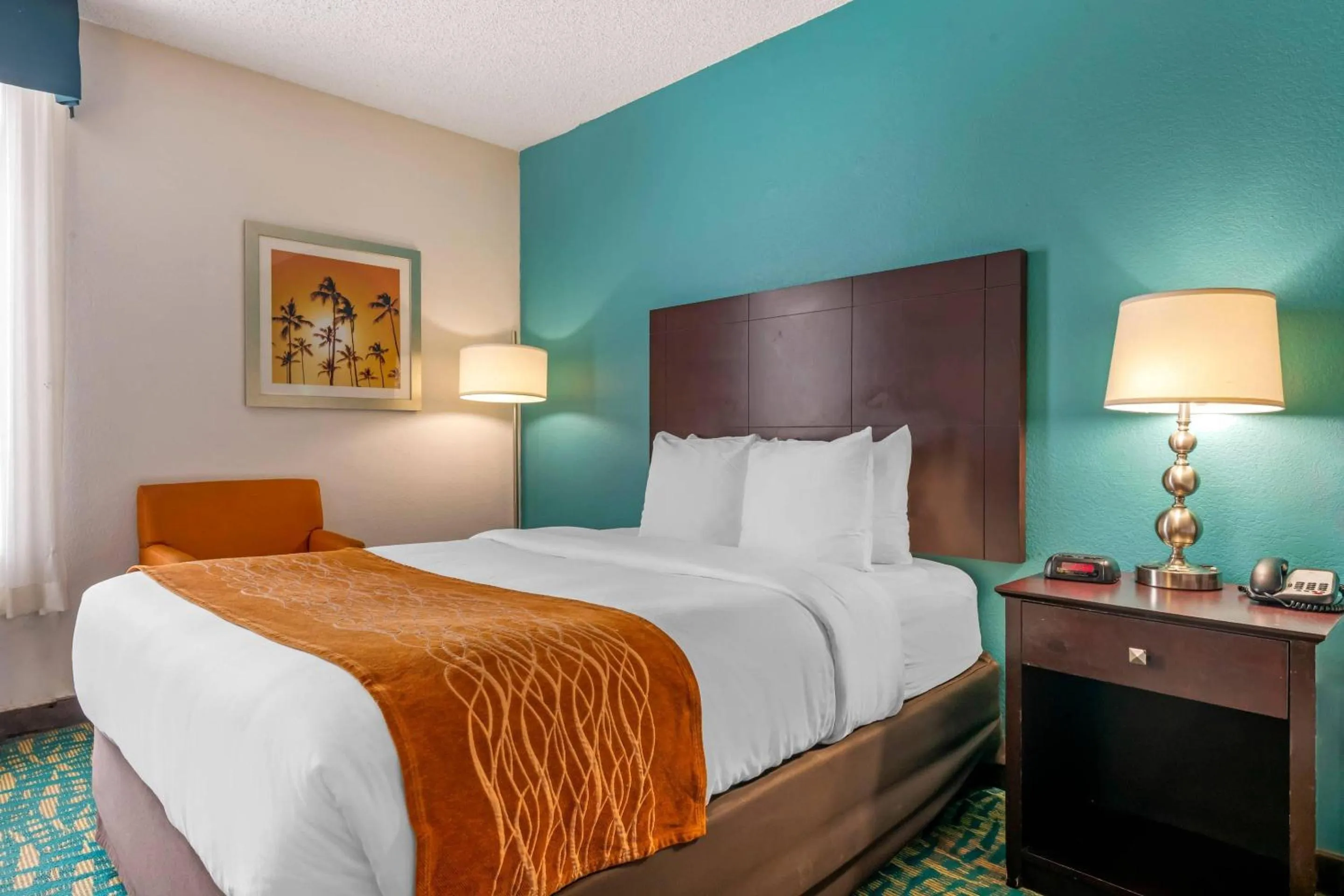 Bedroom, Bed in Comfort Inn & Suites Fort Lauderdale West Turnpike