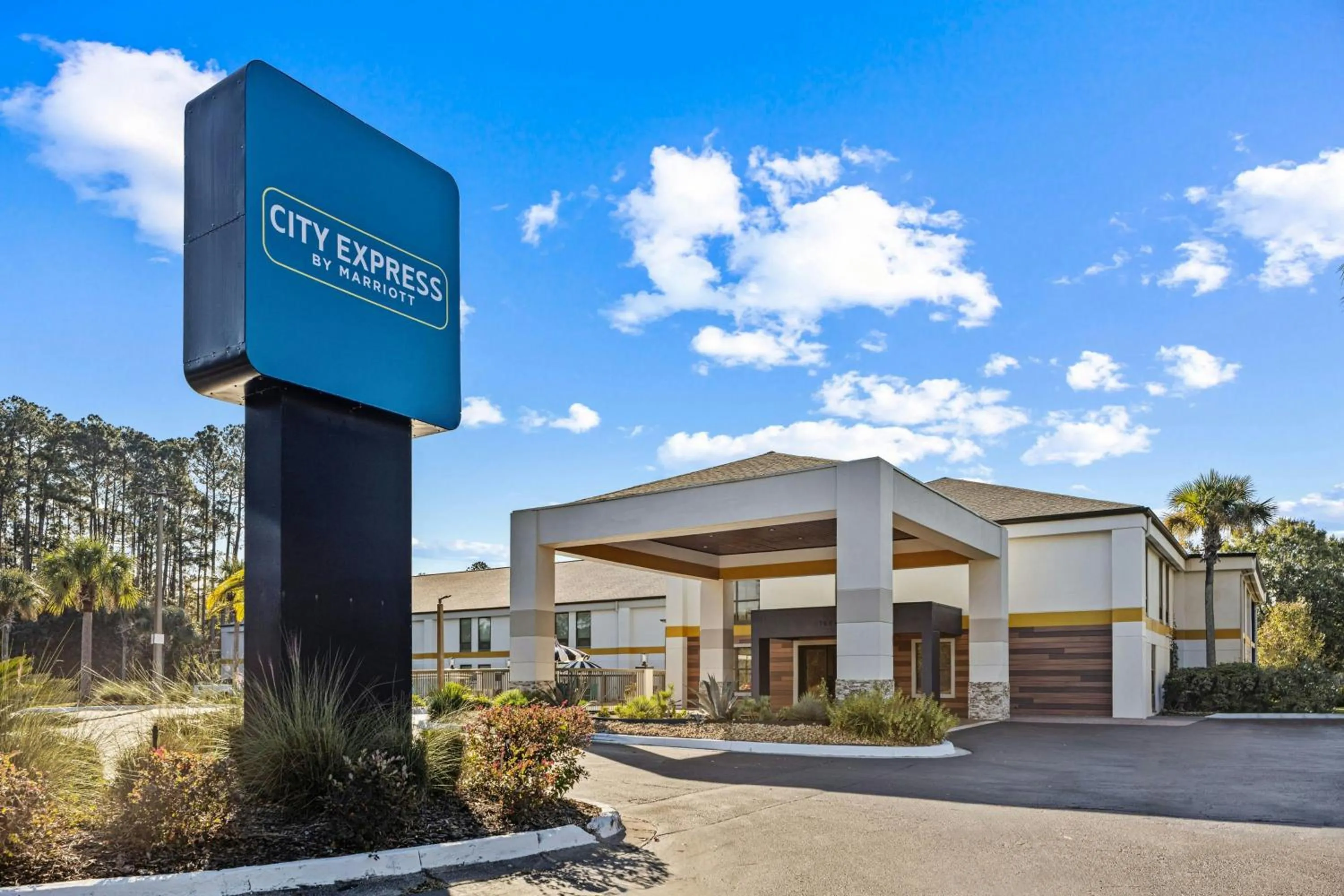 Property building in City Express by Marriott Yulee