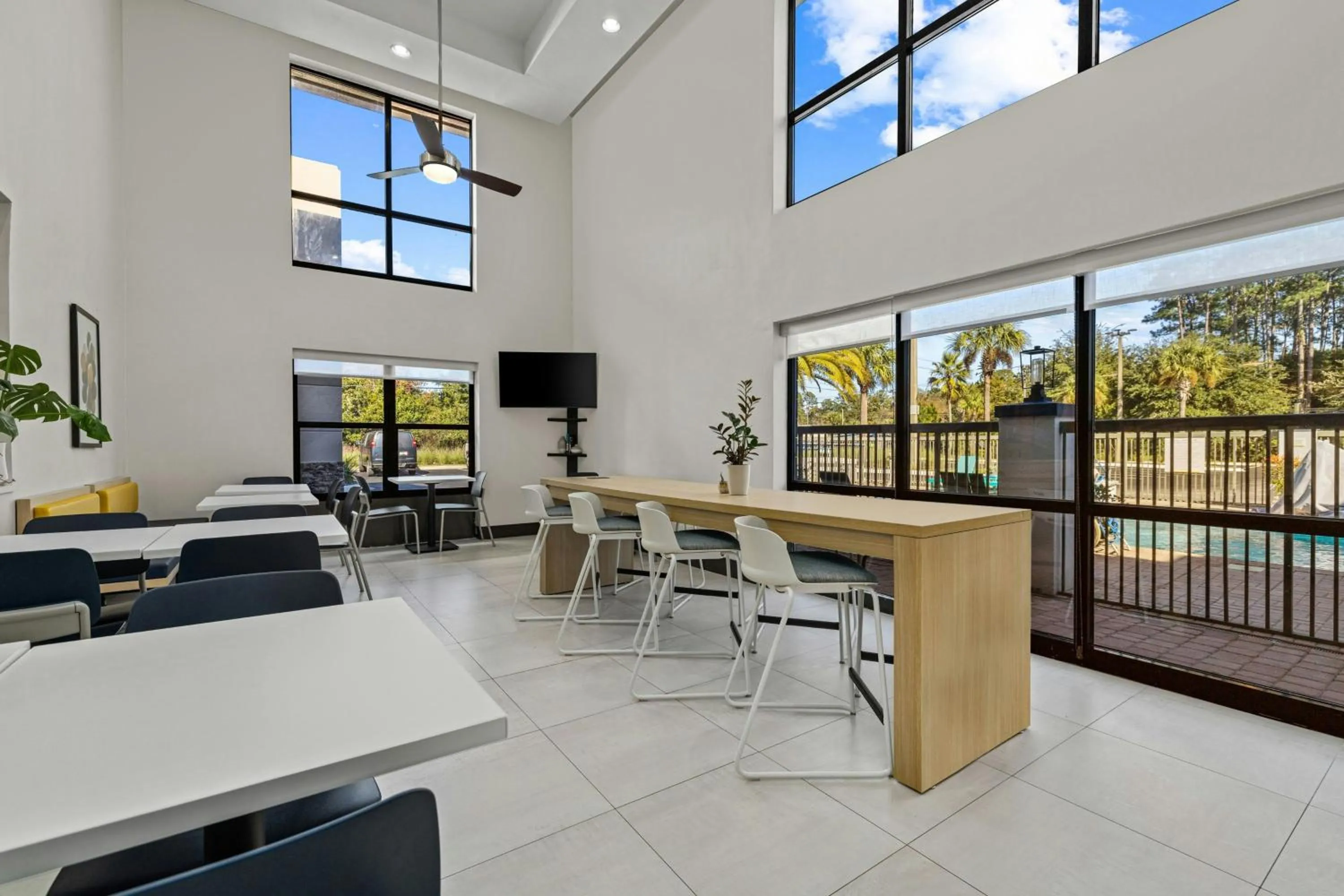 Restaurant/places to eat in City Express by Marriott Yulee