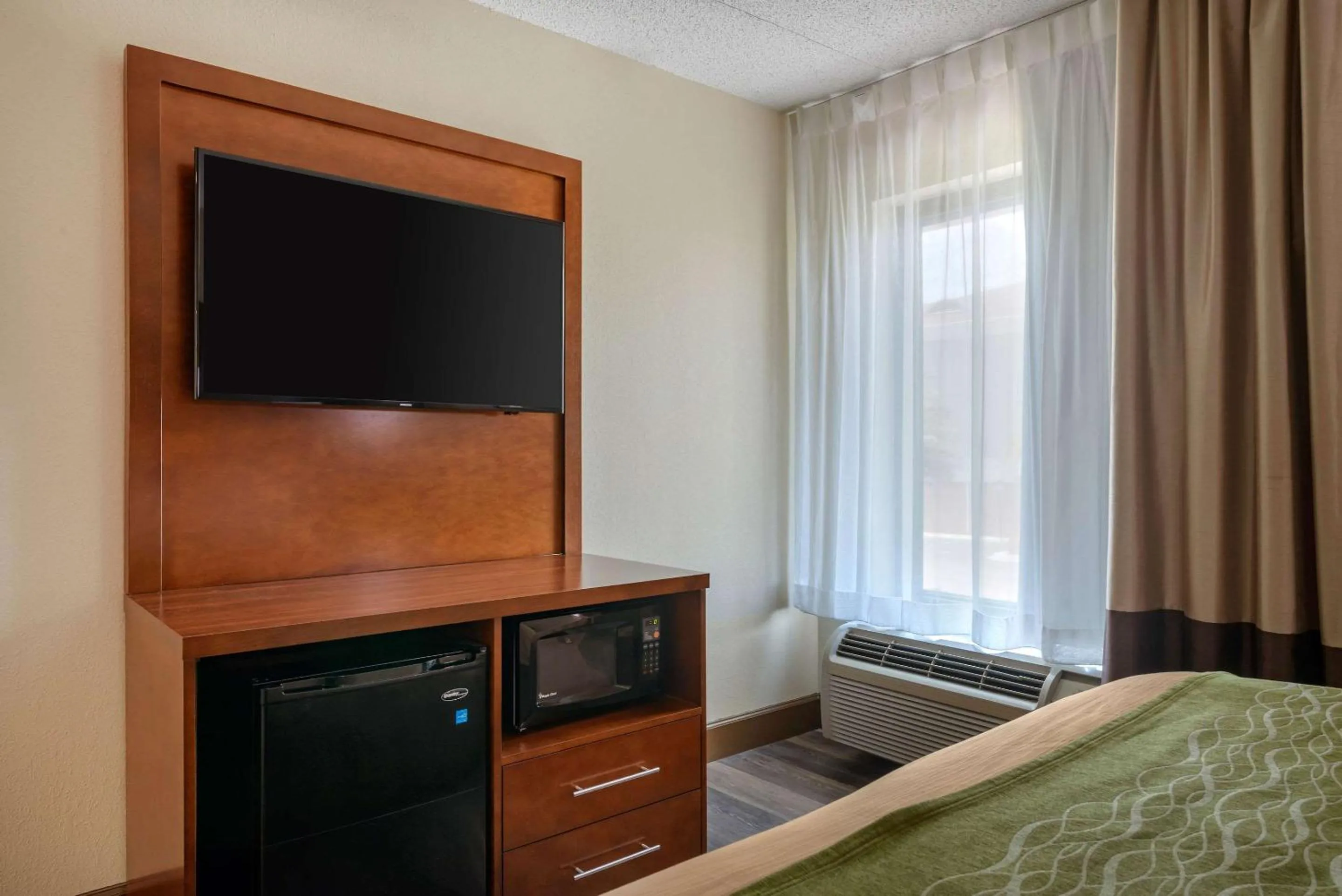 Photo of the whole room, Bed in Comfort Inn Yulee - Fernandina Beach