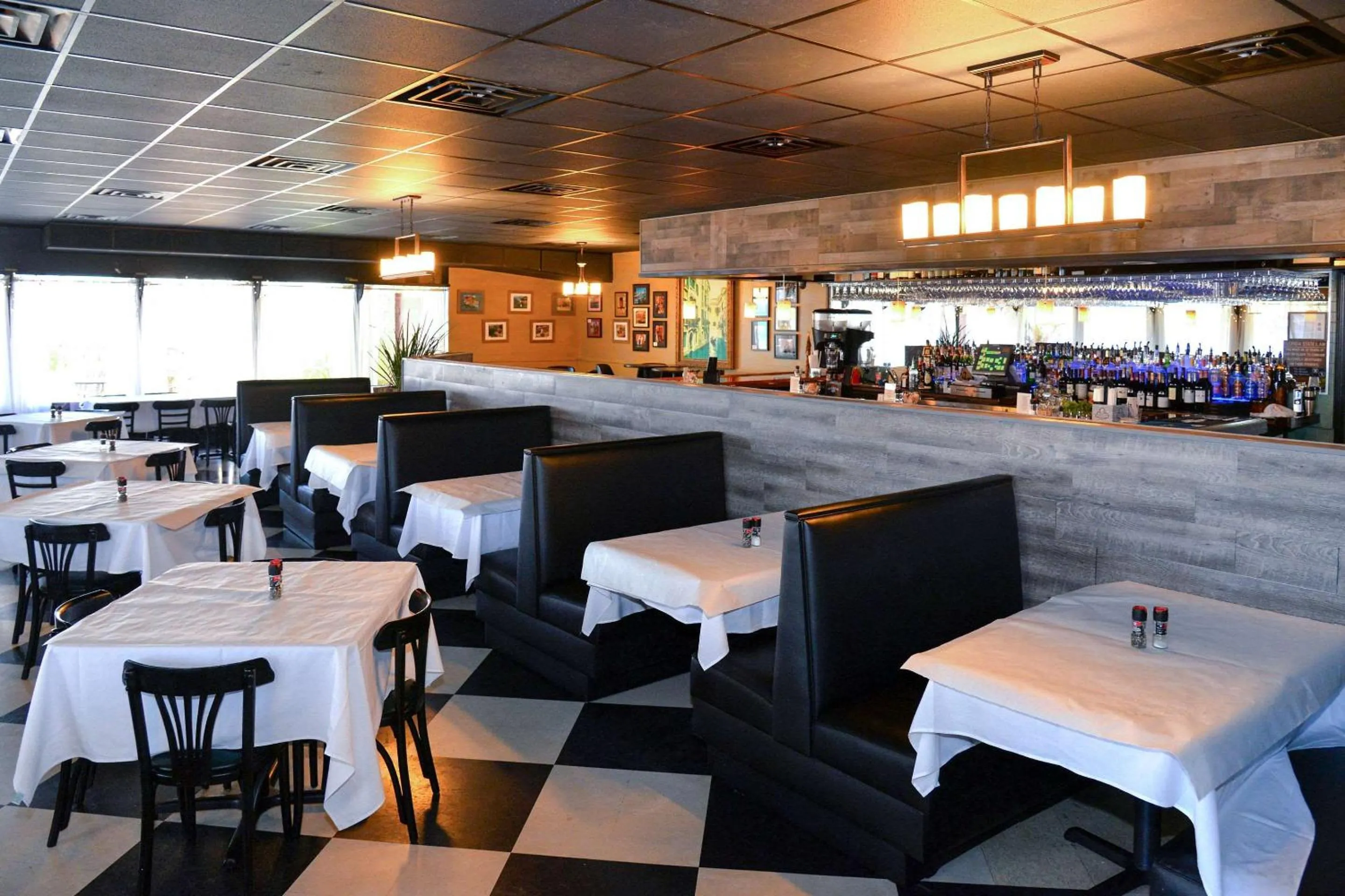 Restaurant/places to eat in Quality Inn & Suites Gulf Breeze Bayside near Pensacola Beach