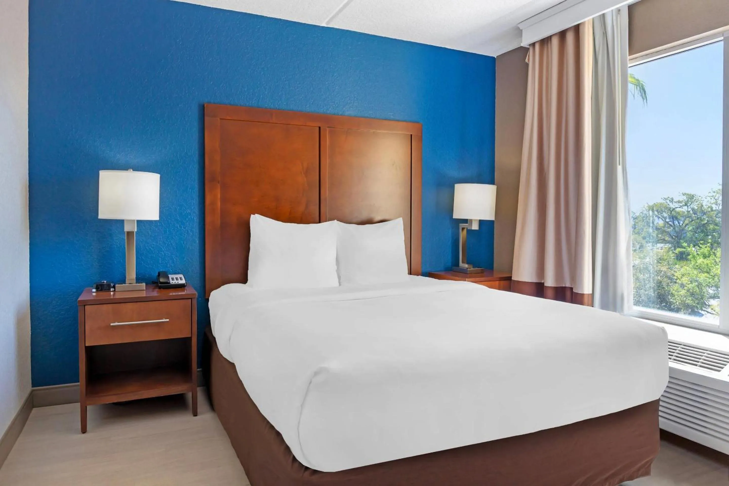 Bedroom, Bed in Comfort Inn & Suites Orlando North