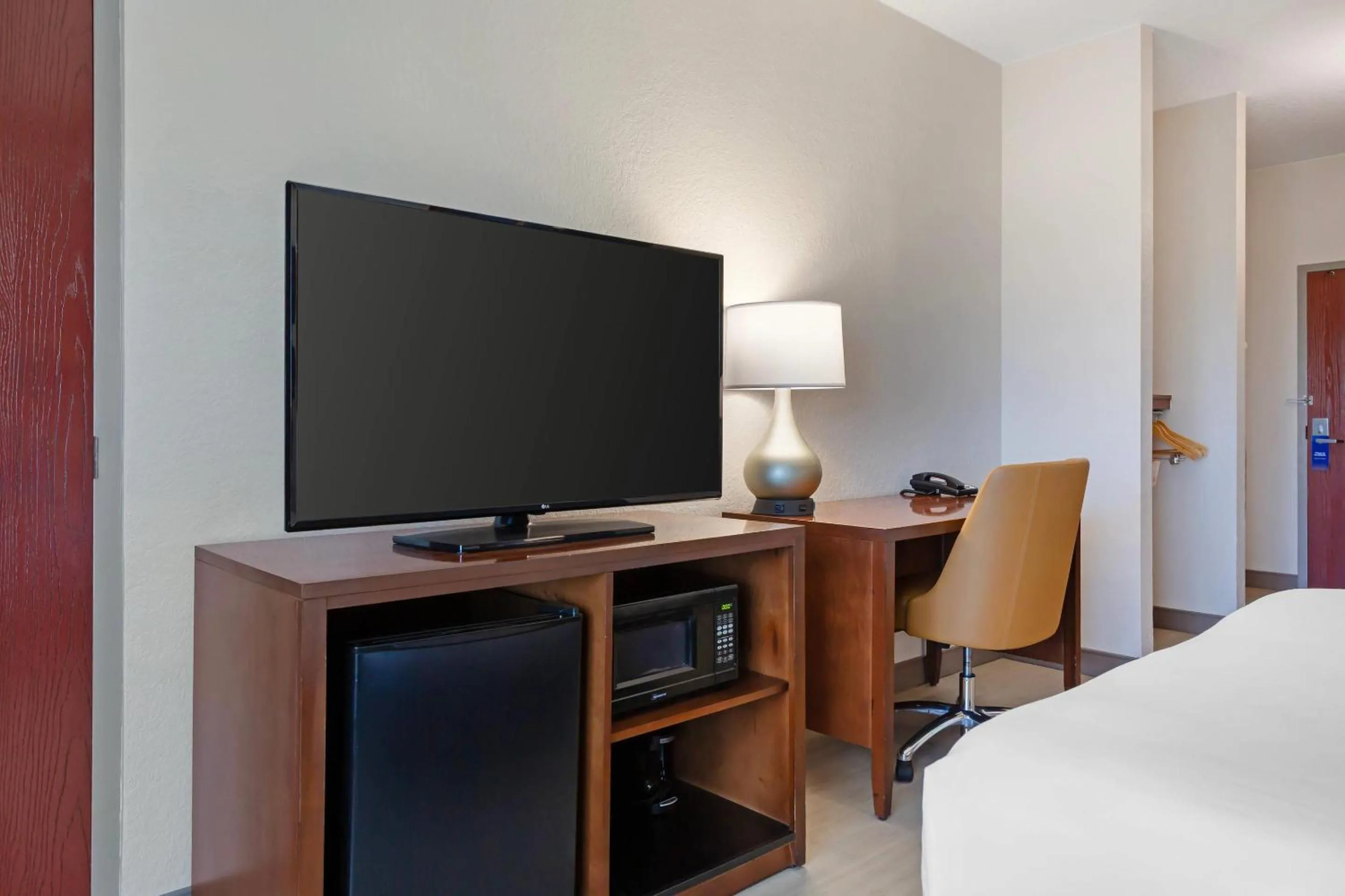 Bedroom, Bed in Comfort Inn & Suites Orlando North