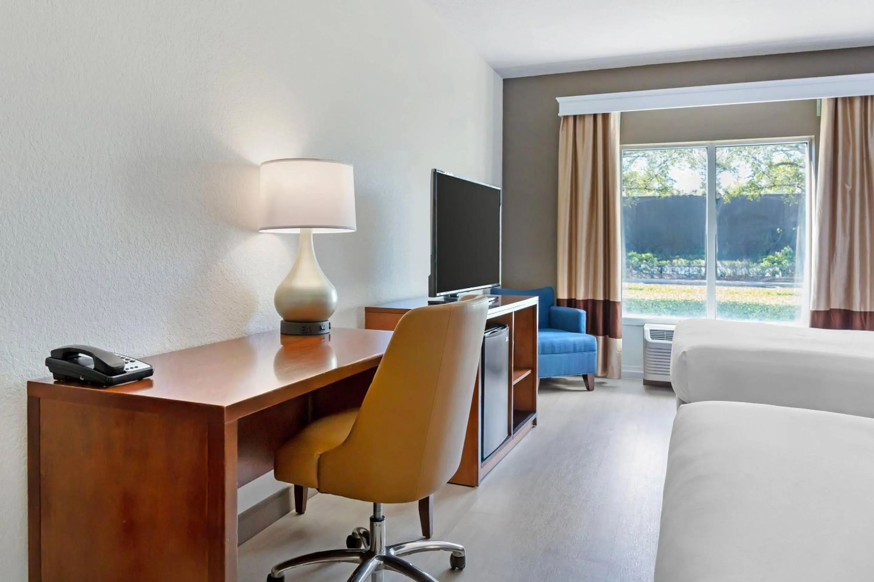 Bedroom in Comfort Inn & Suites Orlando North