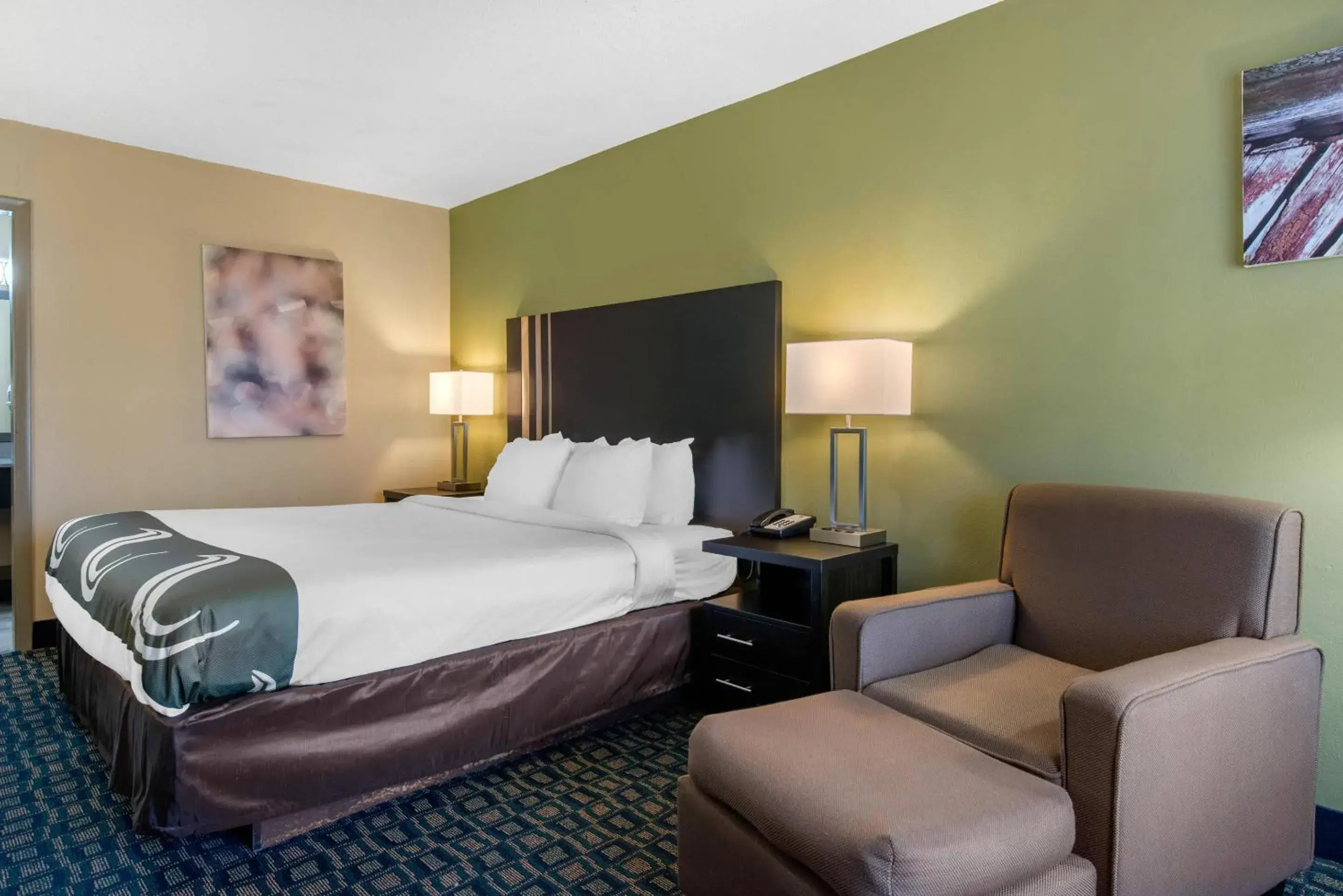 Bedroom, Bed in Quality Inn & Suites Brooksville I-75-Dade City Bedroom, Bed in Quality Inn & Suites Brooksville I-75-Dade City