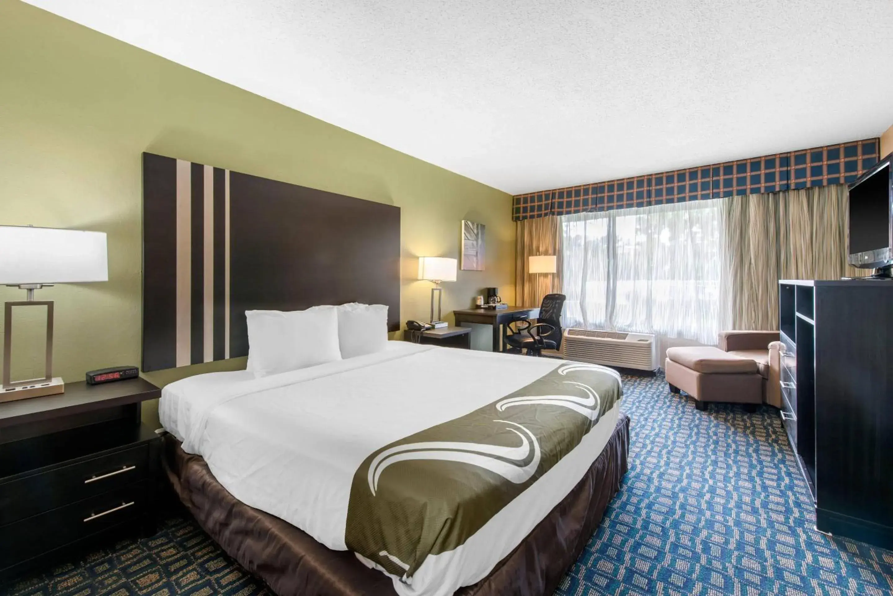 Bedroom, Bed in Quality Inn & Suites Brooksville I-75-Dade City Bedroom, Bed in Quality Inn & Suites Brooksville I-75-Dade City