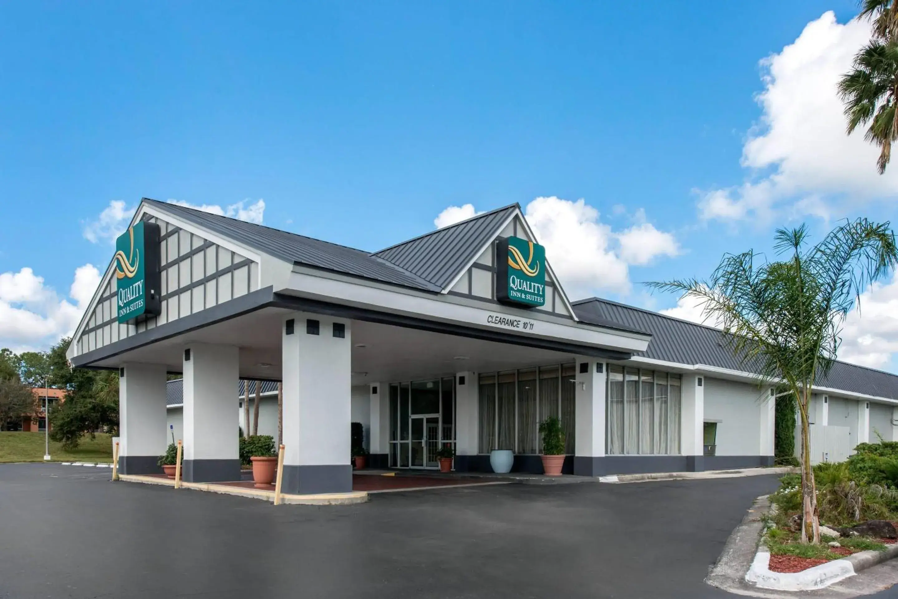 Property building in Quality Inn & Suites Brooksville I-75-Dade City Property building in Quality Inn & Suites Brooksville I-75-Dade City