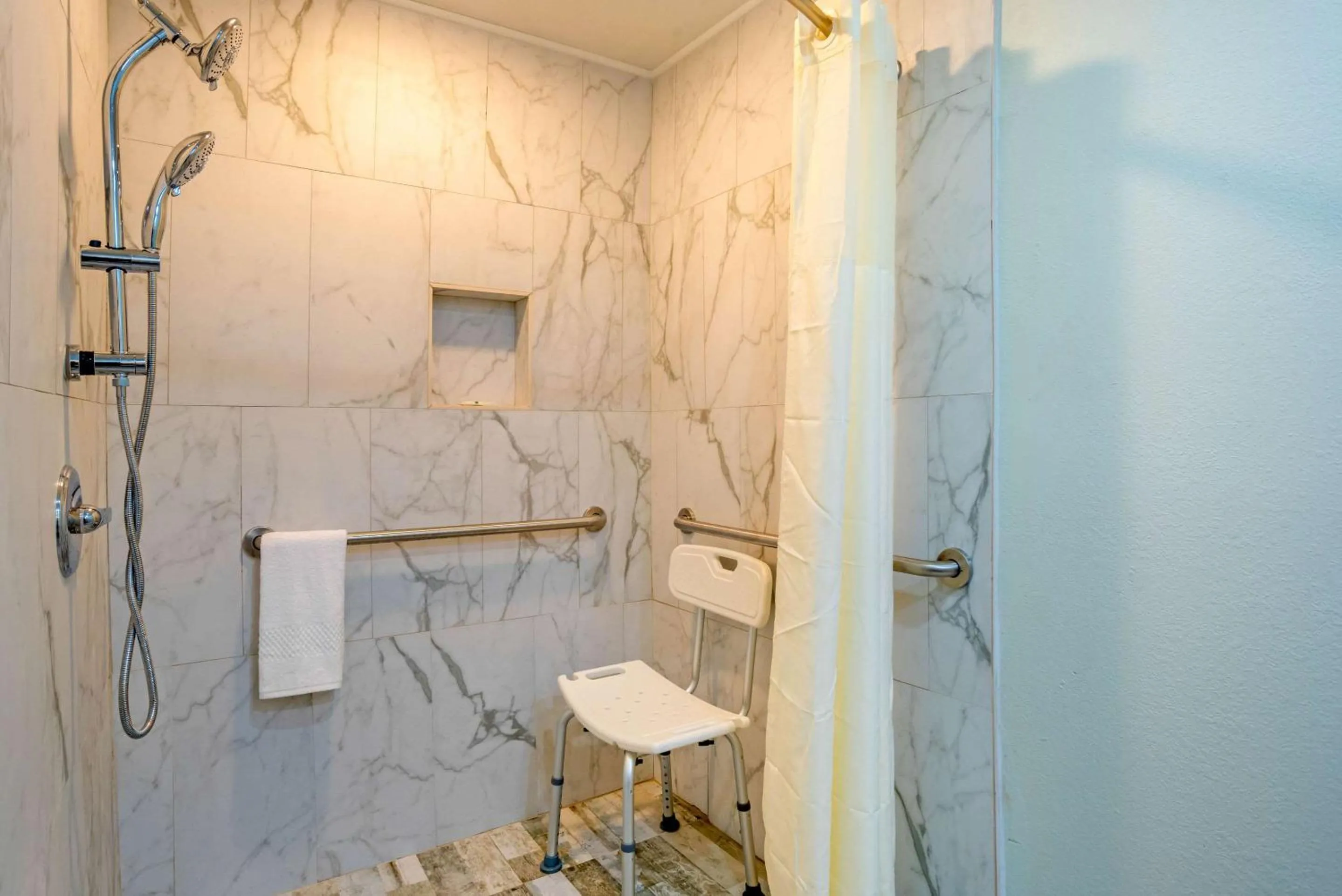 Bedroom in Quality Inn Fort Walton Beach - Destin West