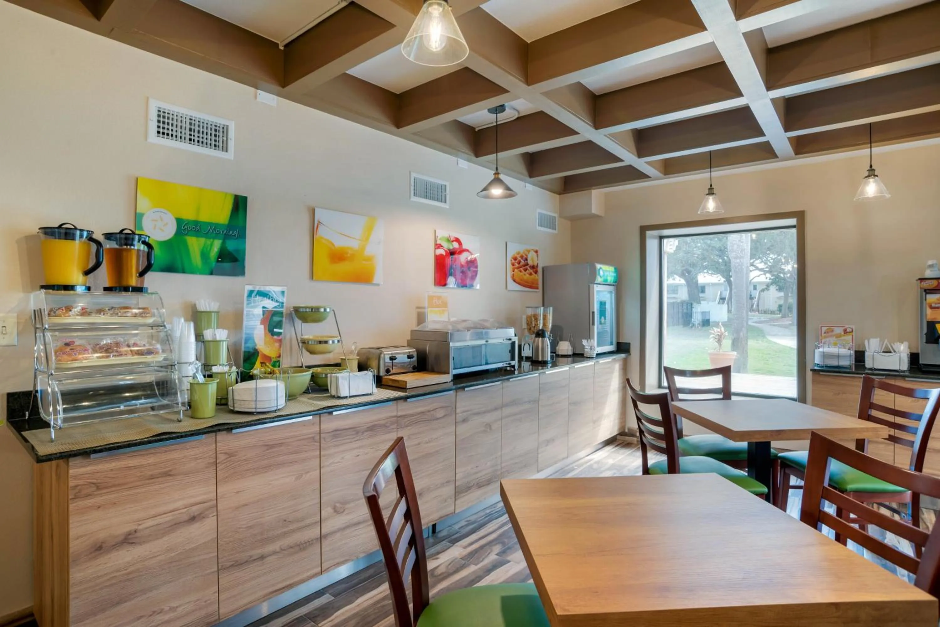 Dining area in Quality Inn Fort Walton Beach - Destin West