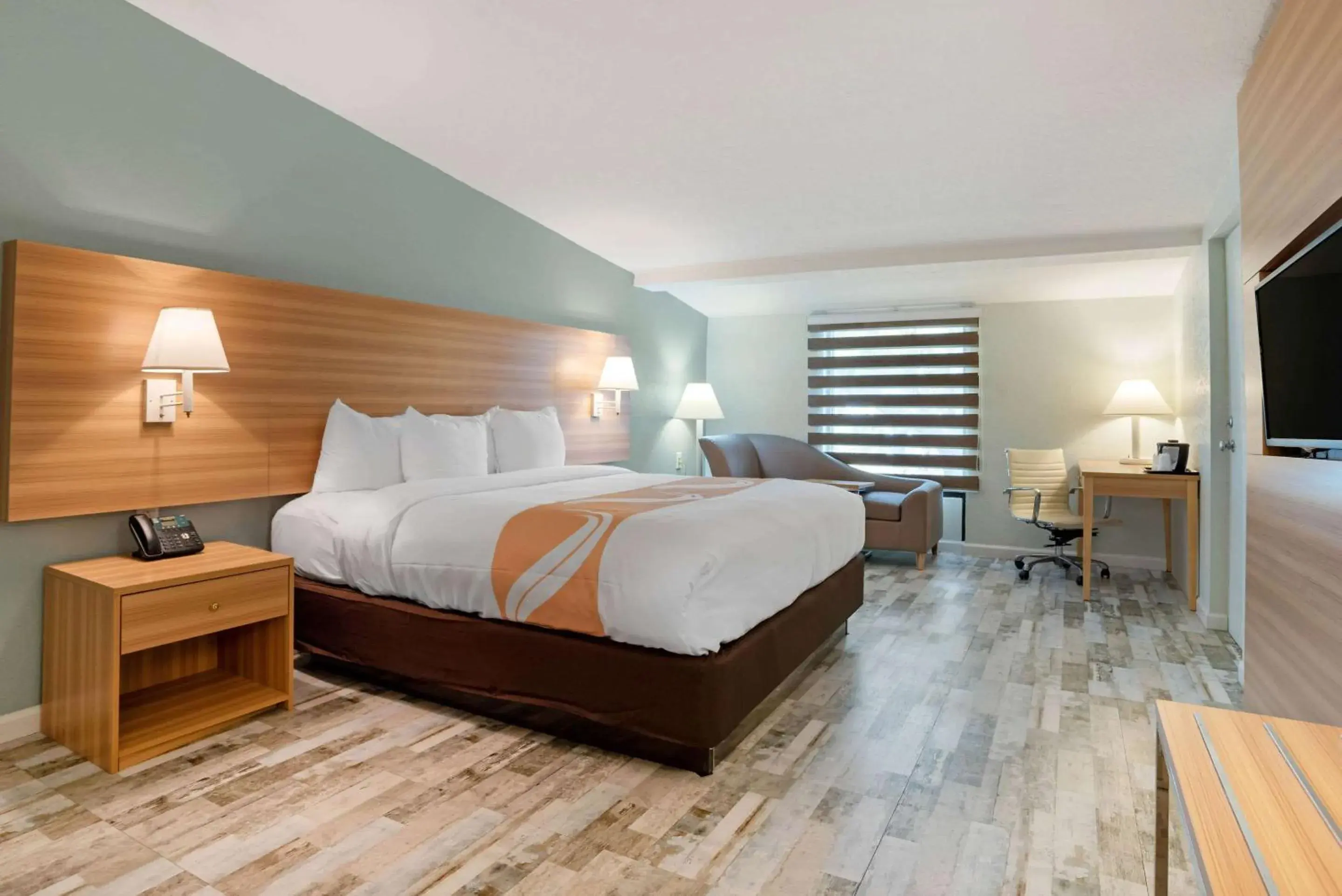 Bedroom, Bed in Quality Inn Fort Walton Beach - Destin West Bedroom, Bed in Quality Inn Fort Walton Beach - Destin West