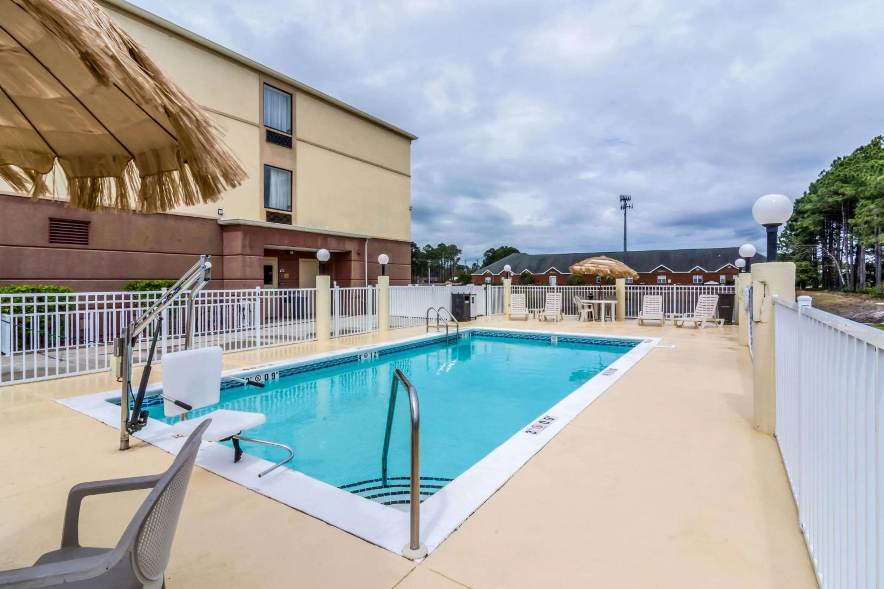 Swimming pool in Comfort Inn & Suites Panama City North