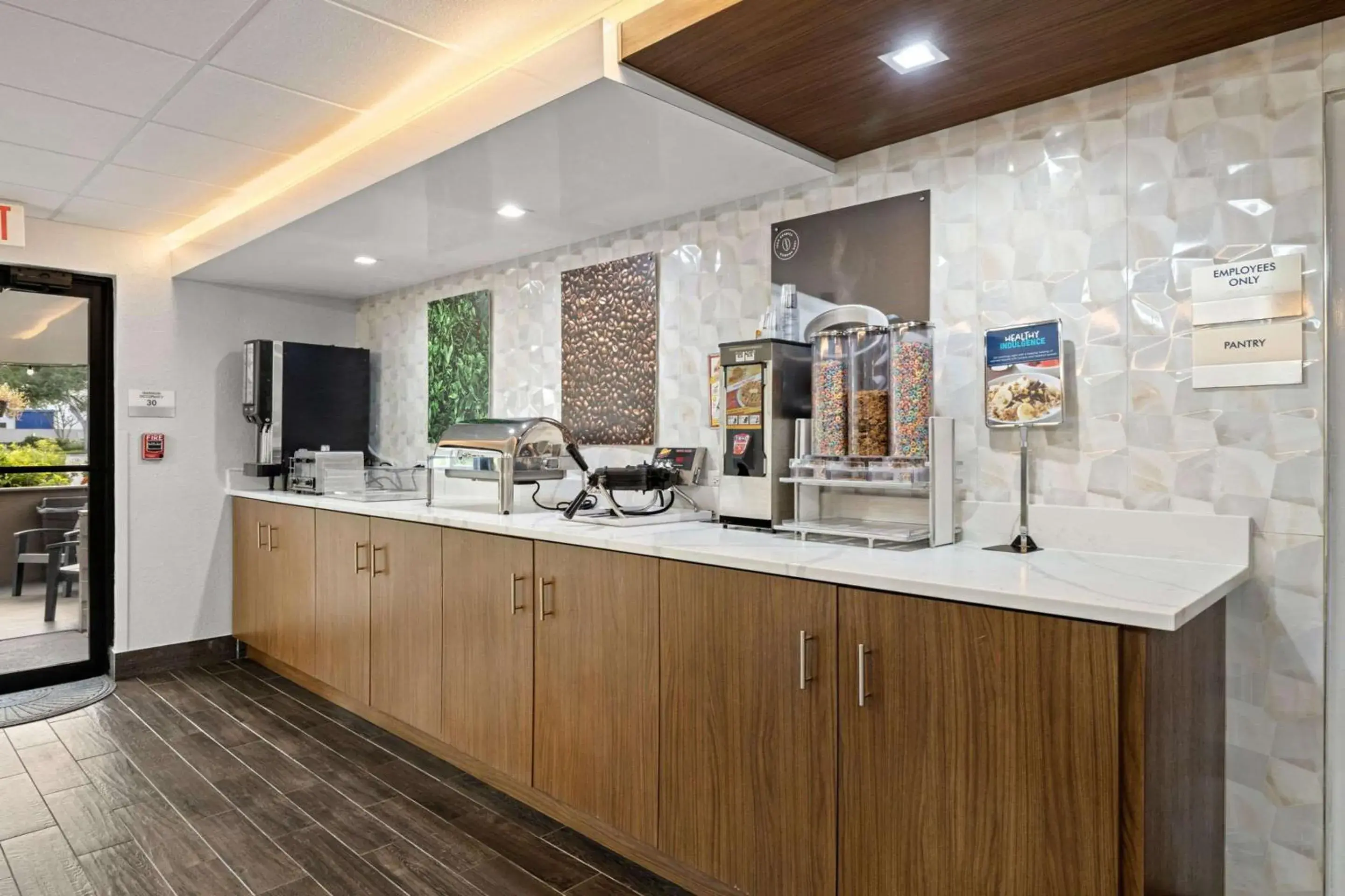 Breakfast in Clarion Pointe Lakeland I-4 Breakfast in Clarion Pointe Lakeland I-4