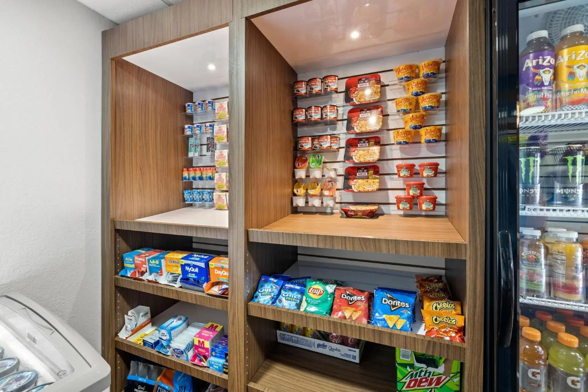 Food and drinks in Clarion Pointe Lakeland I-4 Food and drinks in Clarion Pointe Lakeland I-4