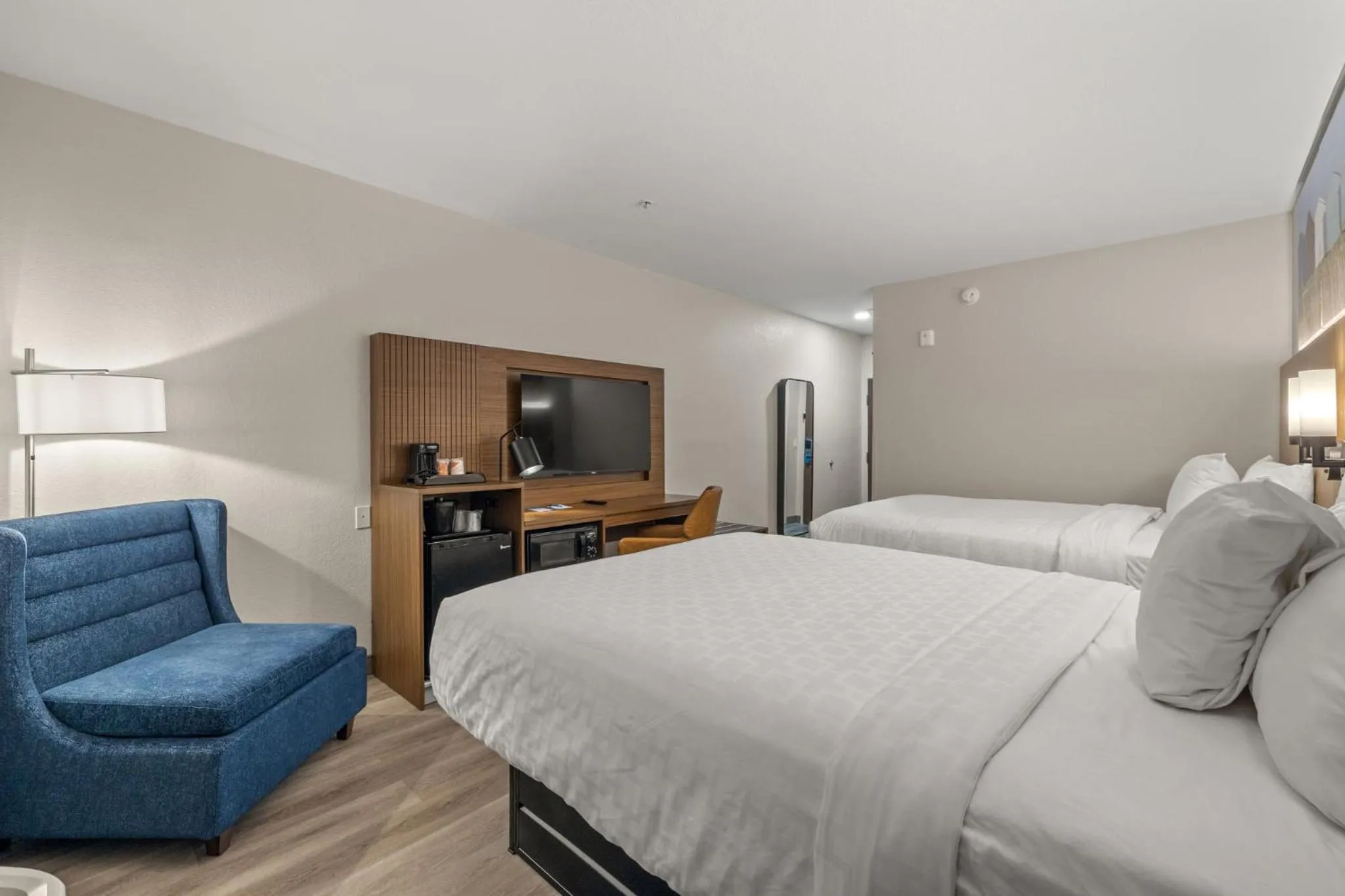 Bedroom, Bed in Clarion Pointe Lakeland I-4