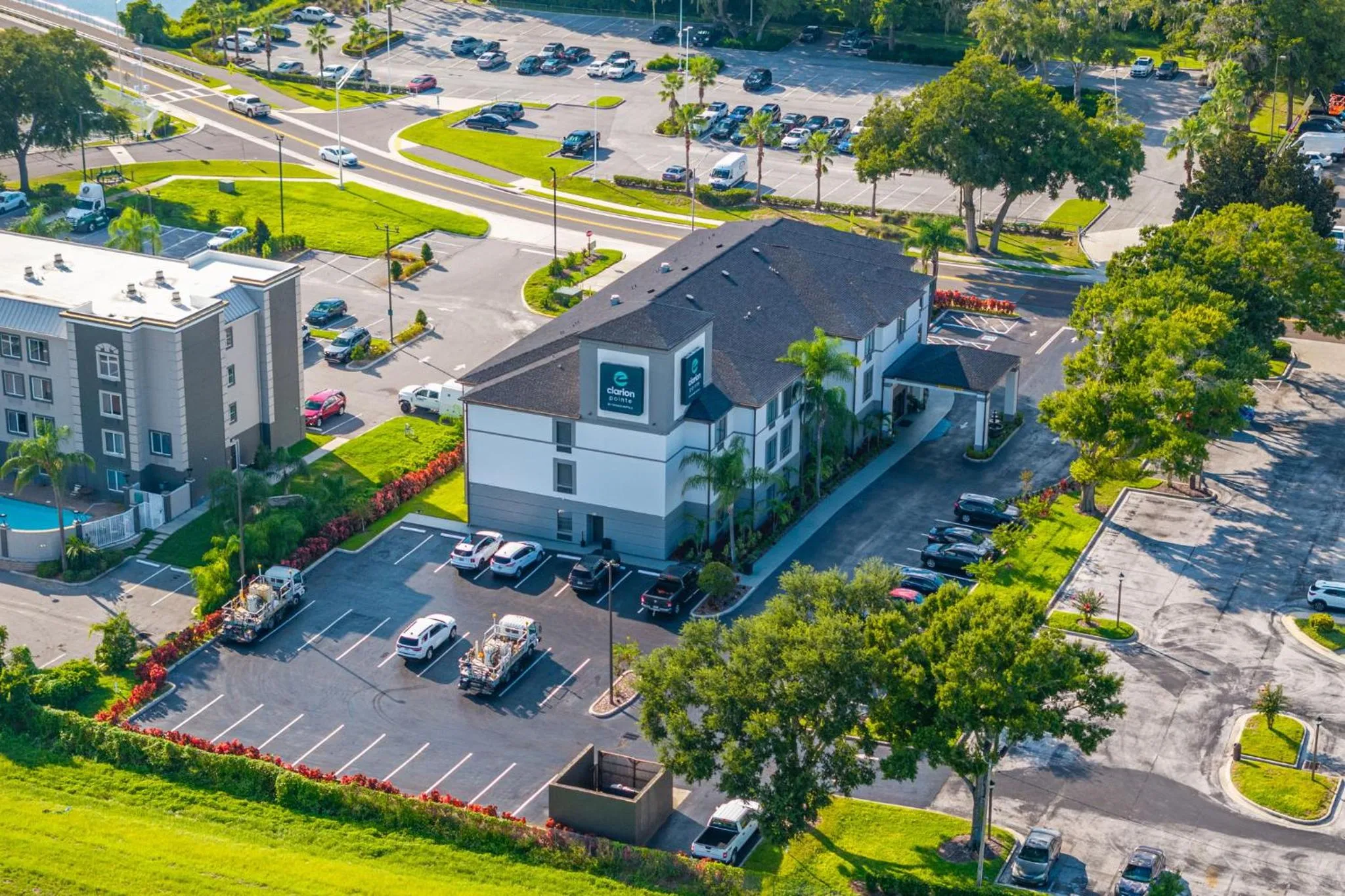 Property building in Clarion Pointe Lakeland I-4
