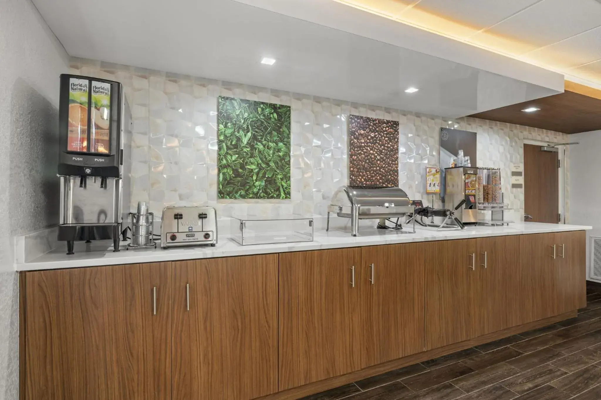 Breakfast in Clarion Pointe Lakeland I-4 Breakfast in Clarion Pointe Lakeland I-4