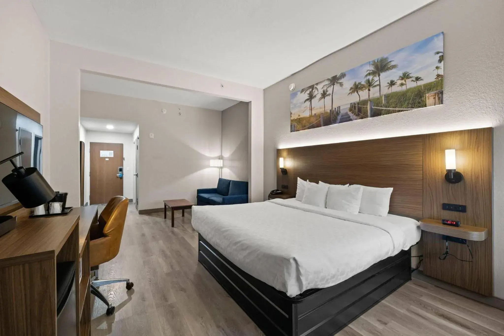 Bedroom, Bed in Clarion Pointe Lakeland I-4 Bedroom, Bed in Clarion Pointe Lakeland I-4