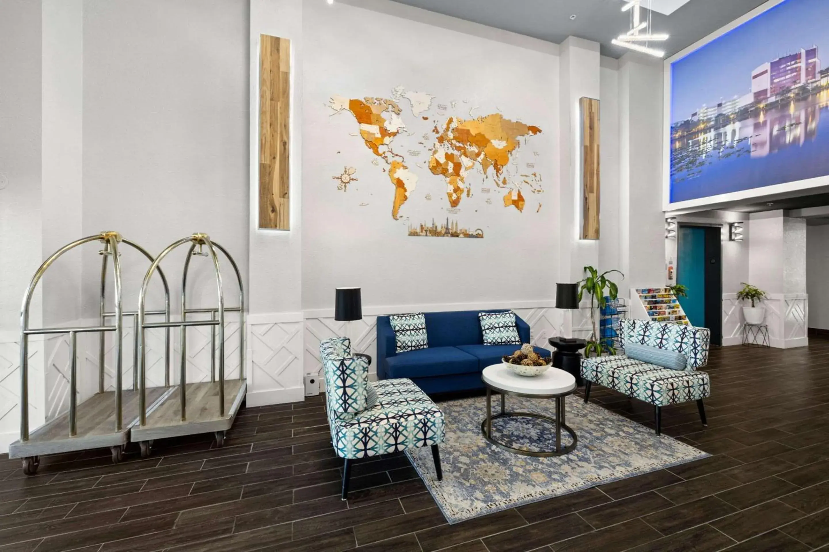 Lobby or reception in Clarion Pointe Lakeland I-4 Lobby or reception in Clarion Pointe Lakeland I-4