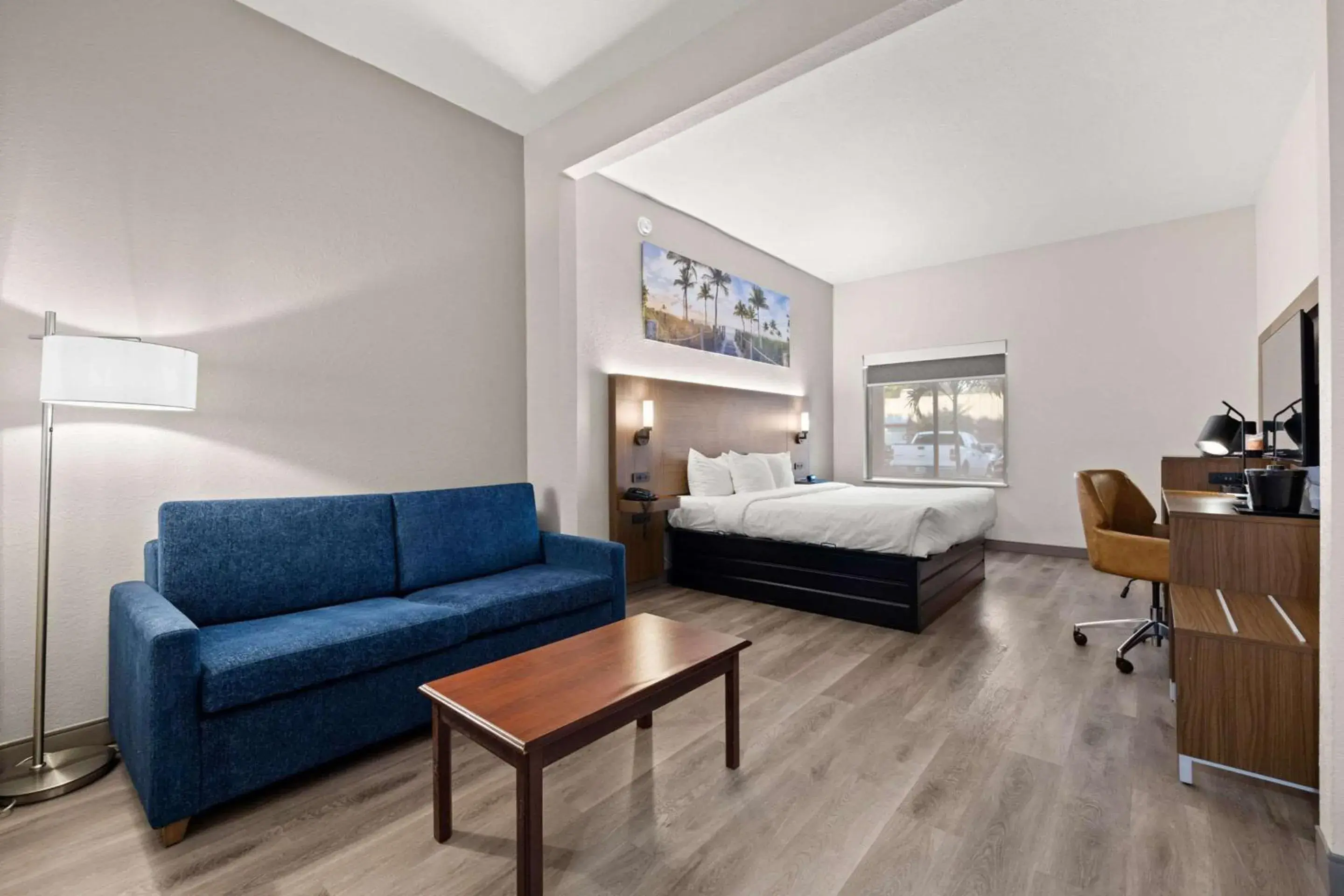 Bedroom, Bed in Clarion Pointe Lakeland I-4 Bedroom, Bed in Clarion Pointe Lakeland I-4