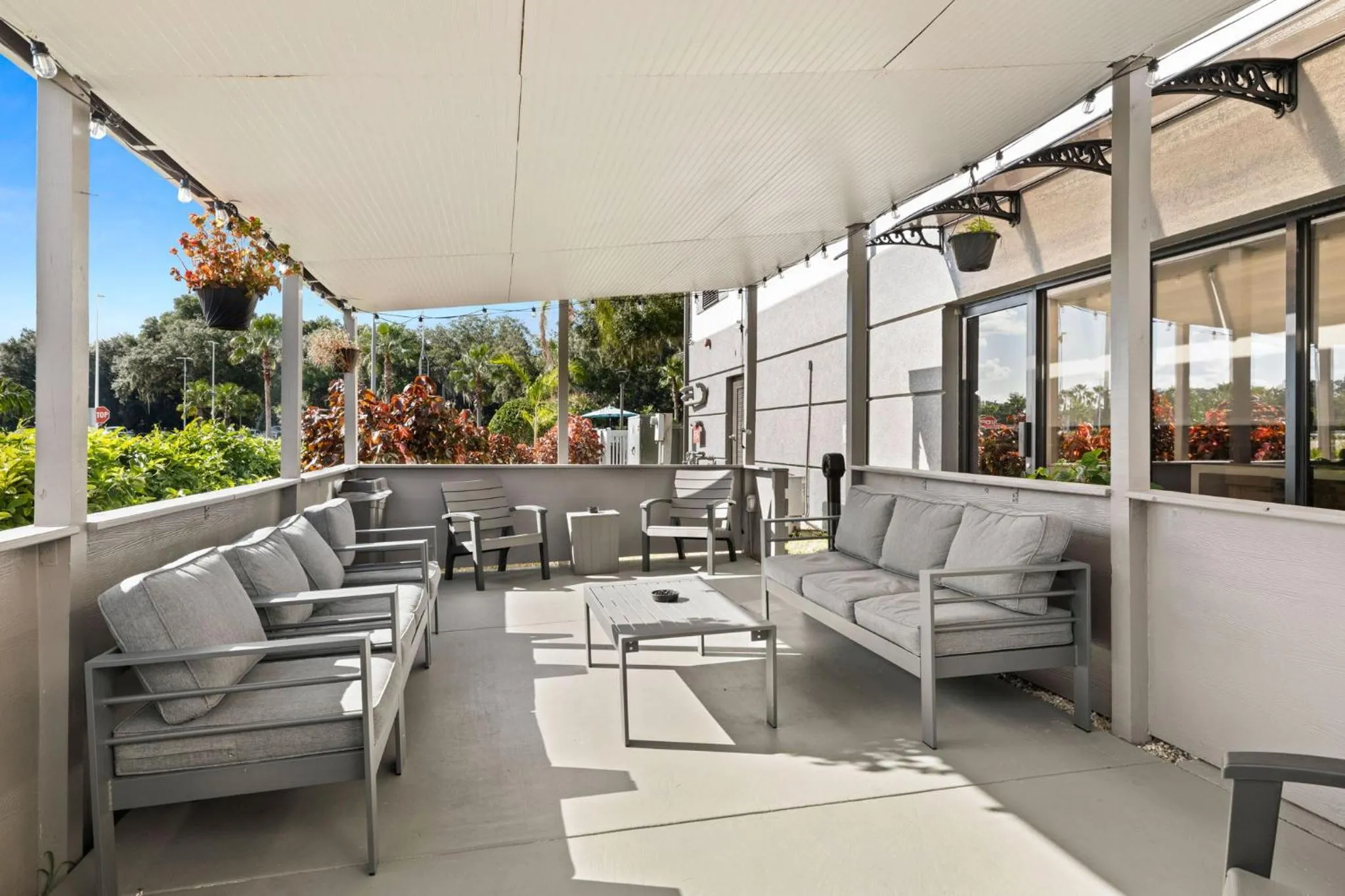 Patio in Clarion Pointe Lakeland I-4