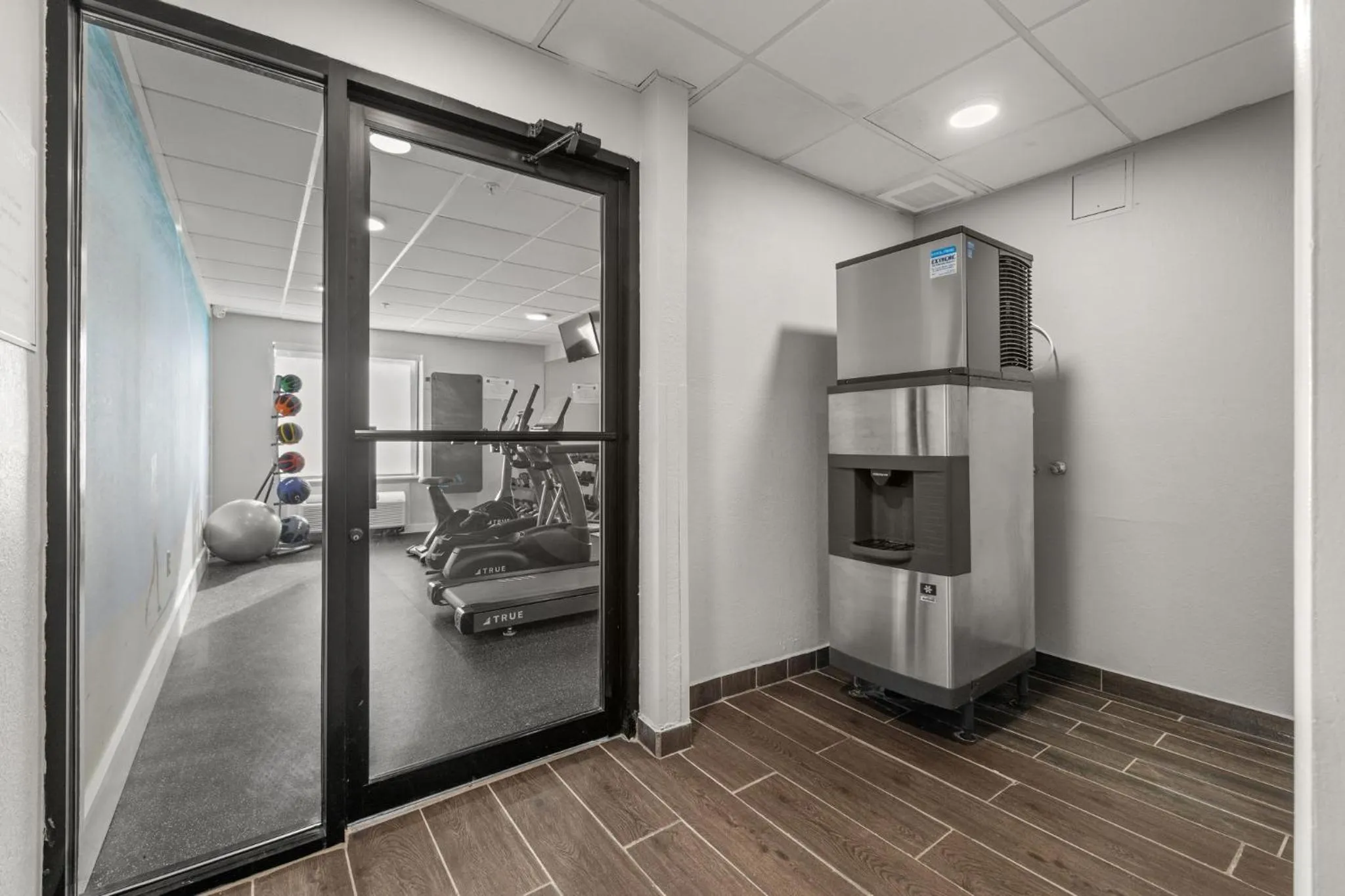 Area and facilities in Clarion Pointe Lakeland I-4