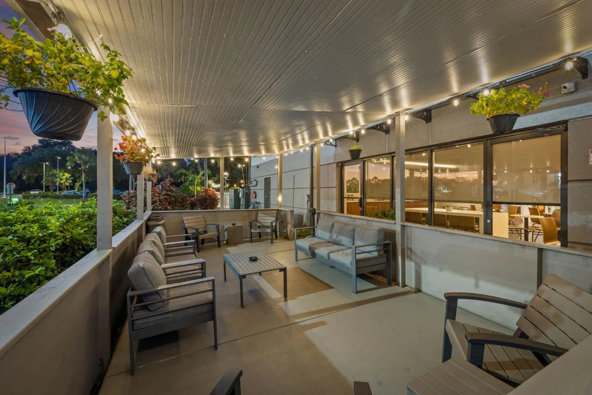 Patio in Clarion Pointe Lakeland I-4