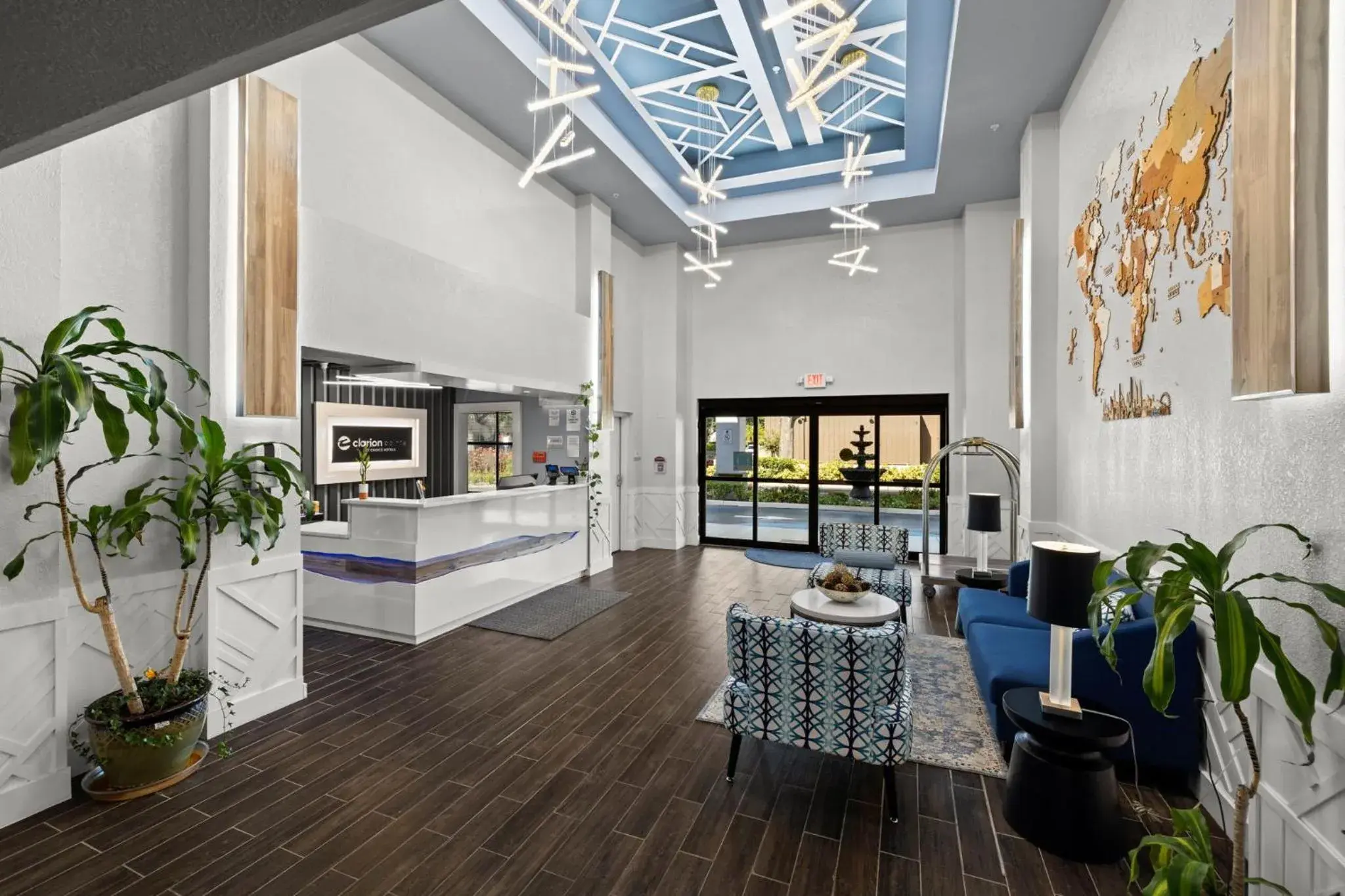 Lobby or reception, Bed in Clarion Pointe Lakeland I-4 Lobby or reception, Bed in Clarion Pointe Lakeland I-4