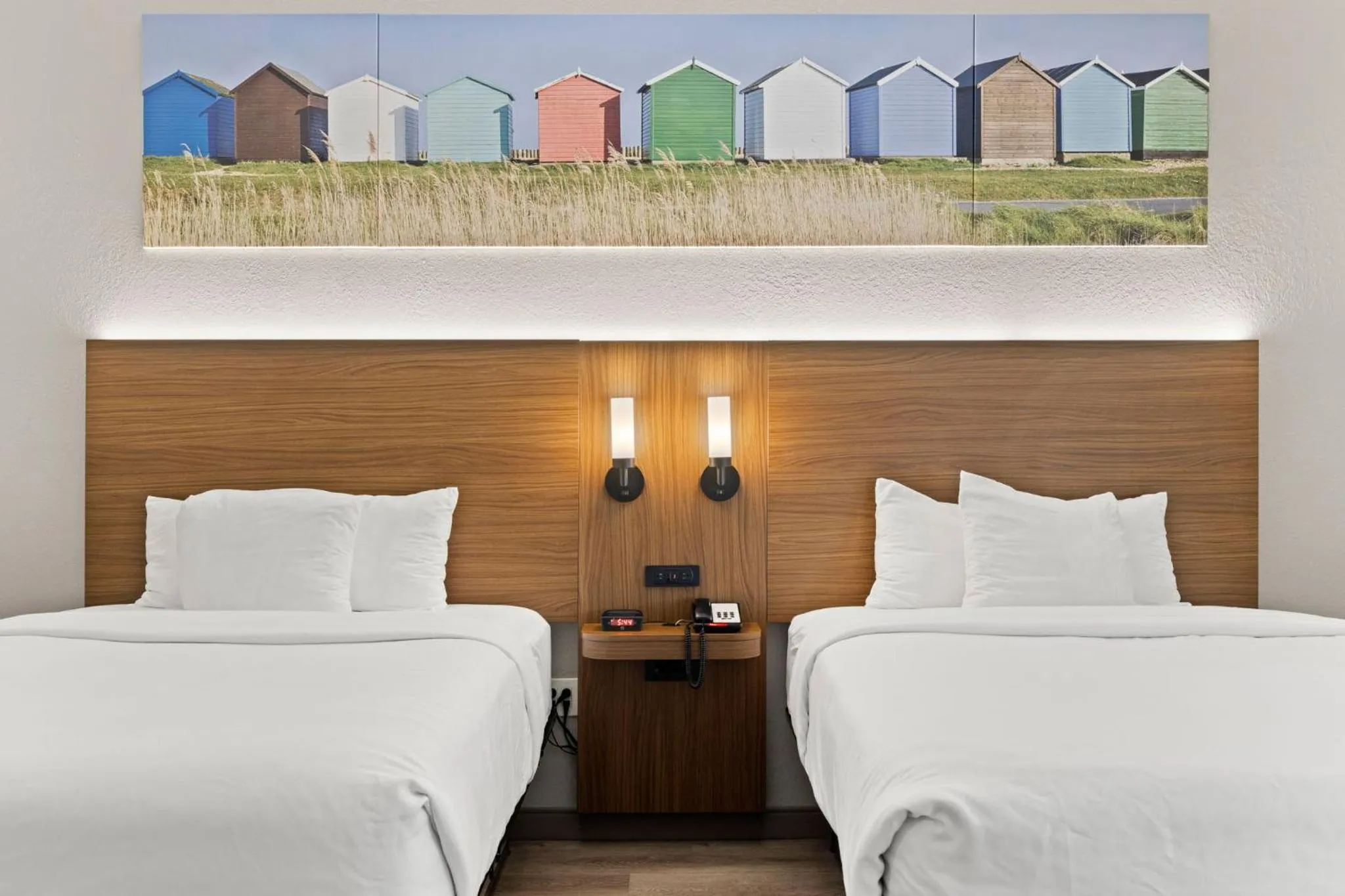 Bed in Clarion Pointe Lakeland I-4