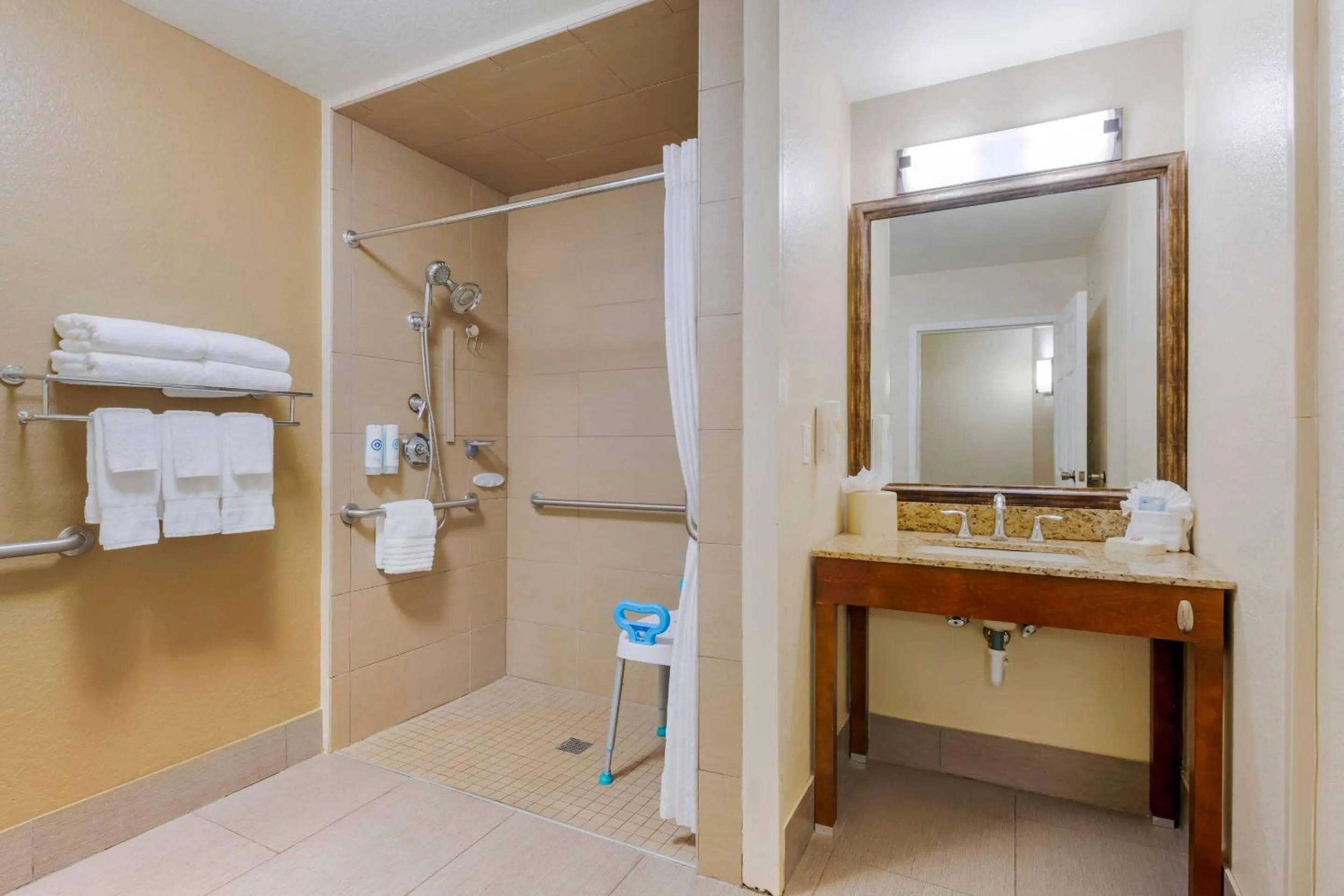 Bedroom in Comfort Suites Lady Lake - The Villages