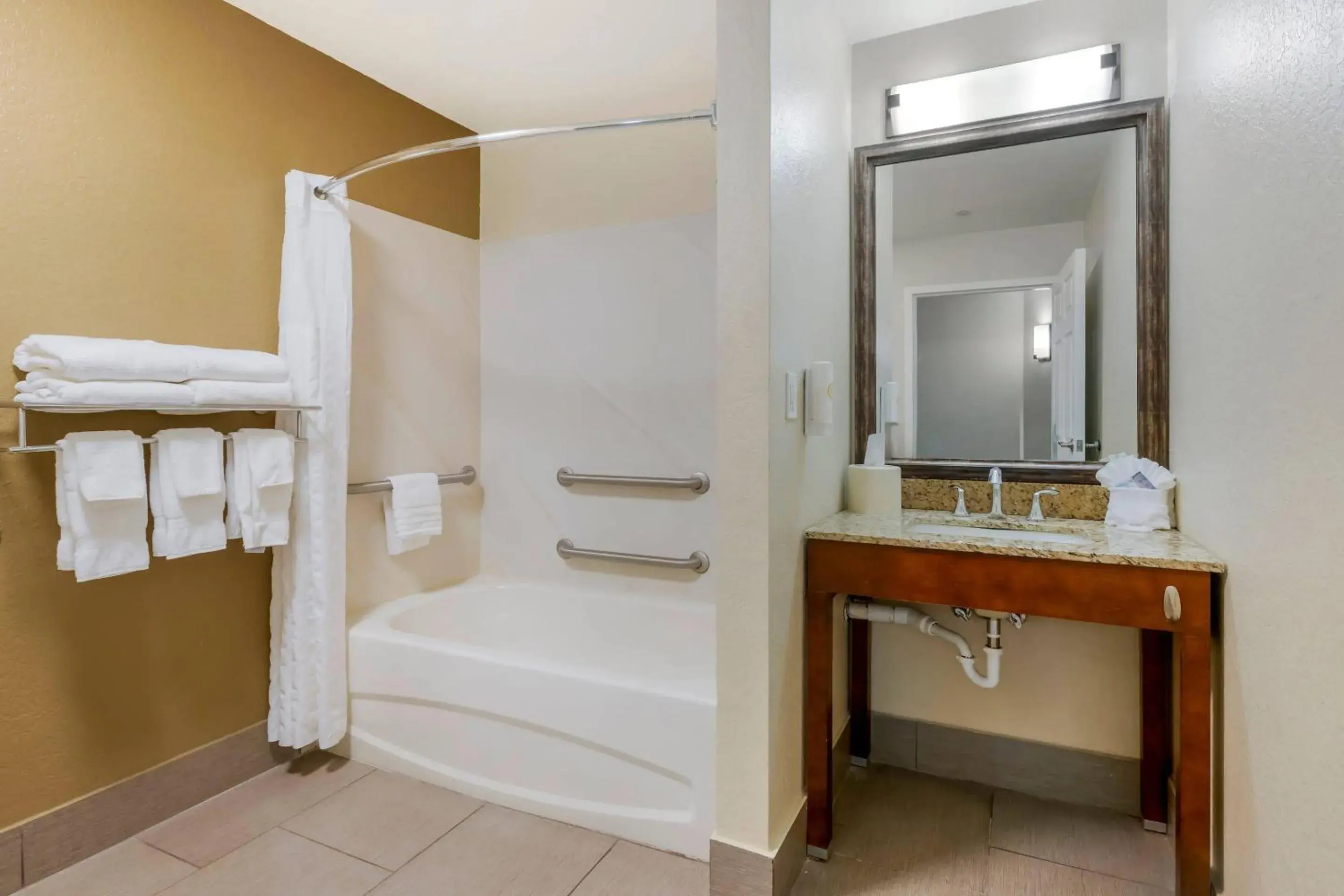 Bedroom in Comfort Suites Lady Lake - The Villages Bedroom in Comfort Suites Lady Lake - The Villages