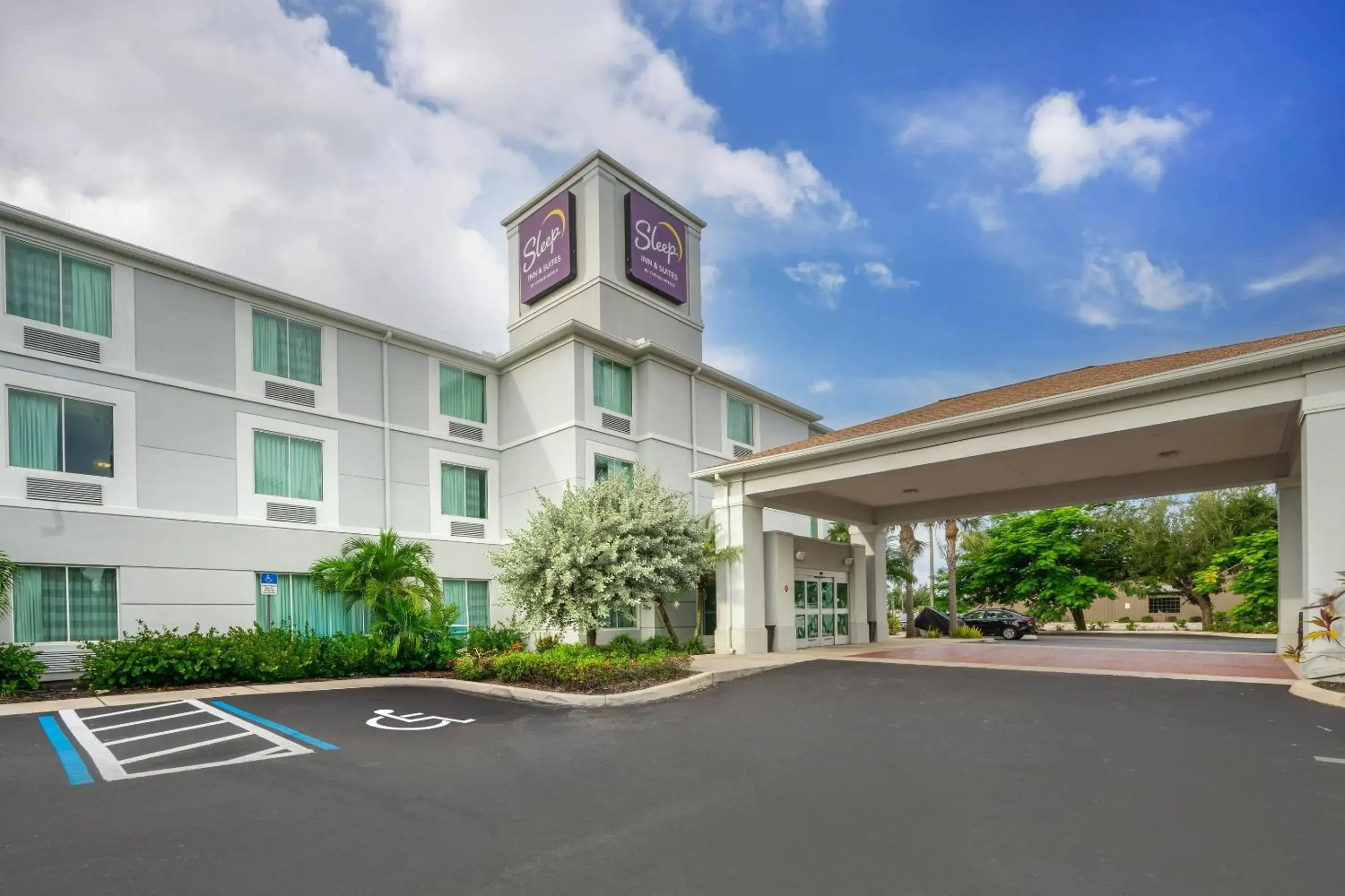 Property building in Sleep Inn & Suites Port Charlotte-Punta Gorda Property building in Sleep Inn & Suites Port Charlotte-Punta Gorda