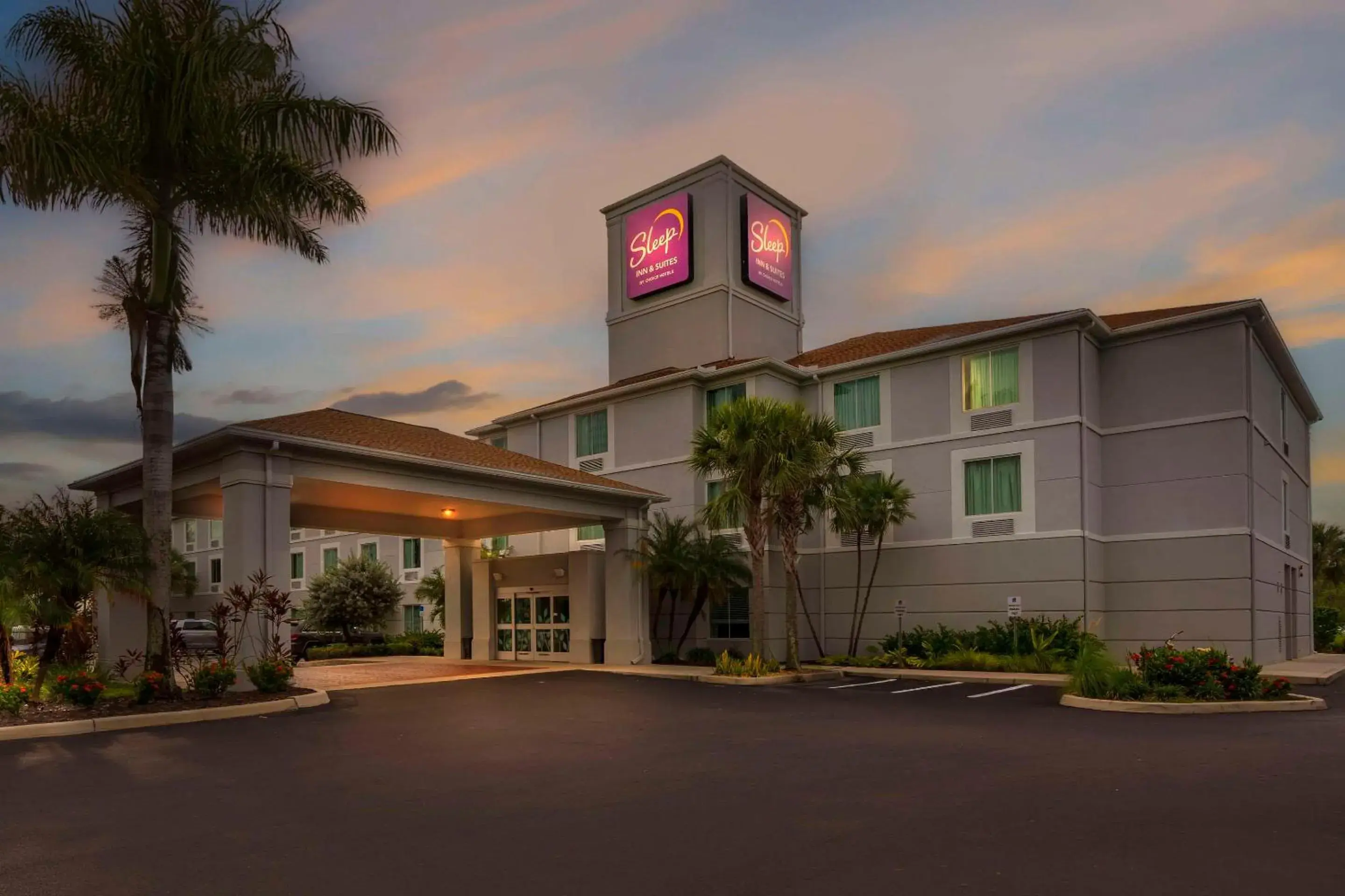 Property building in Sleep Inn & Suites Port Charlotte-Punta Gorda Property building in Sleep Inn & Suites Port Charlotte-Punta Gorda