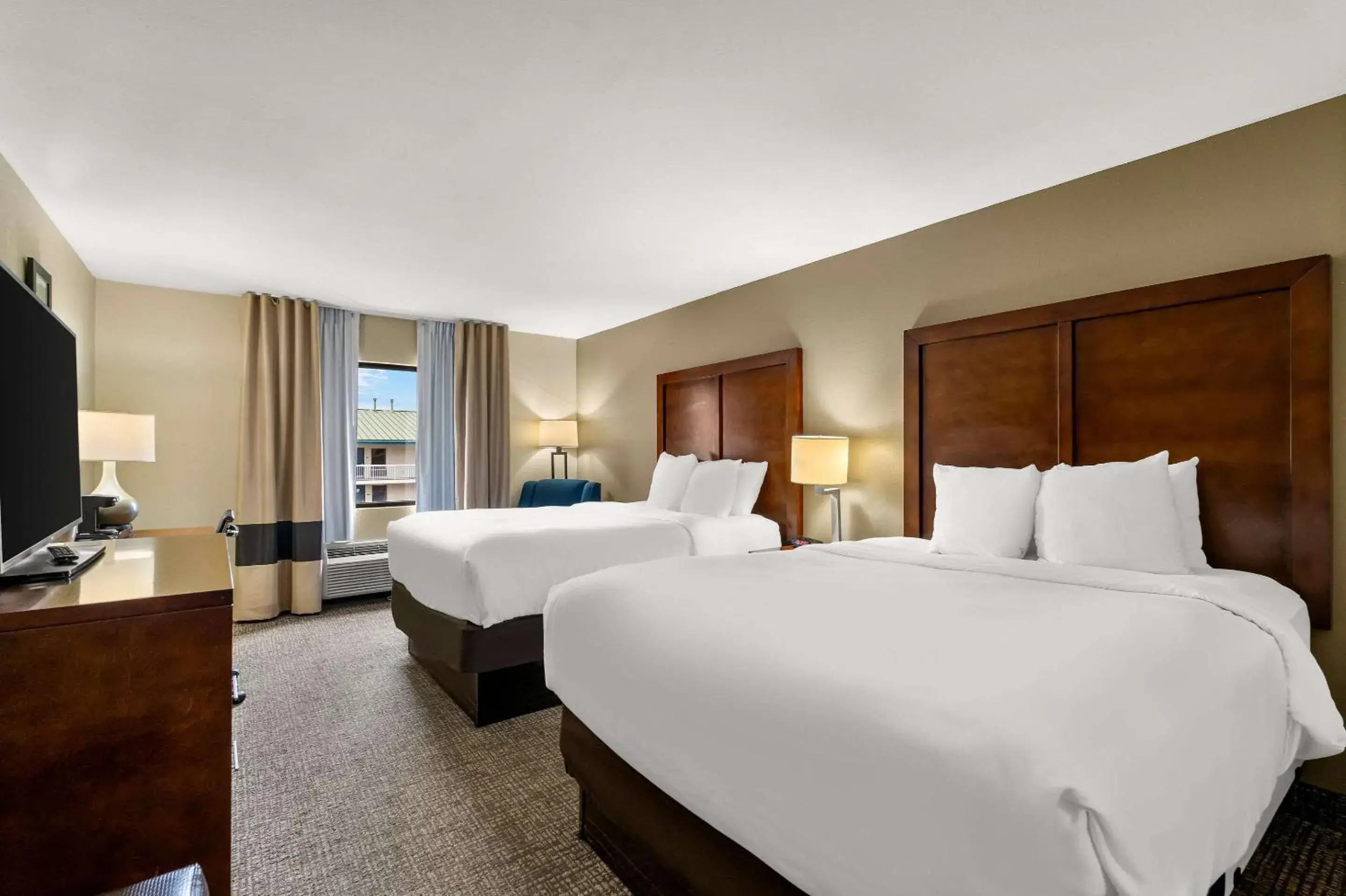 Bedroom, Bed in Comfort Inn & Suites Chipley I-10 Bedroom, Bed in Comfort Inn & Suites Chipley I-10