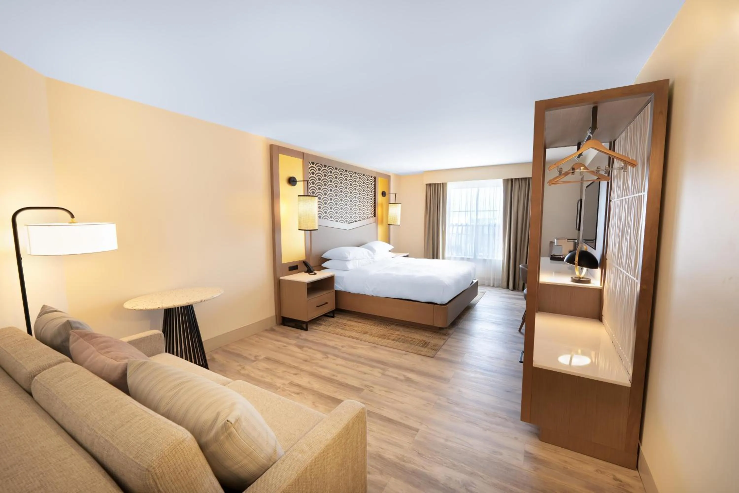 Living room, Bed in Castillo Real St Augustine Beach,Tapestry Collection Hilton