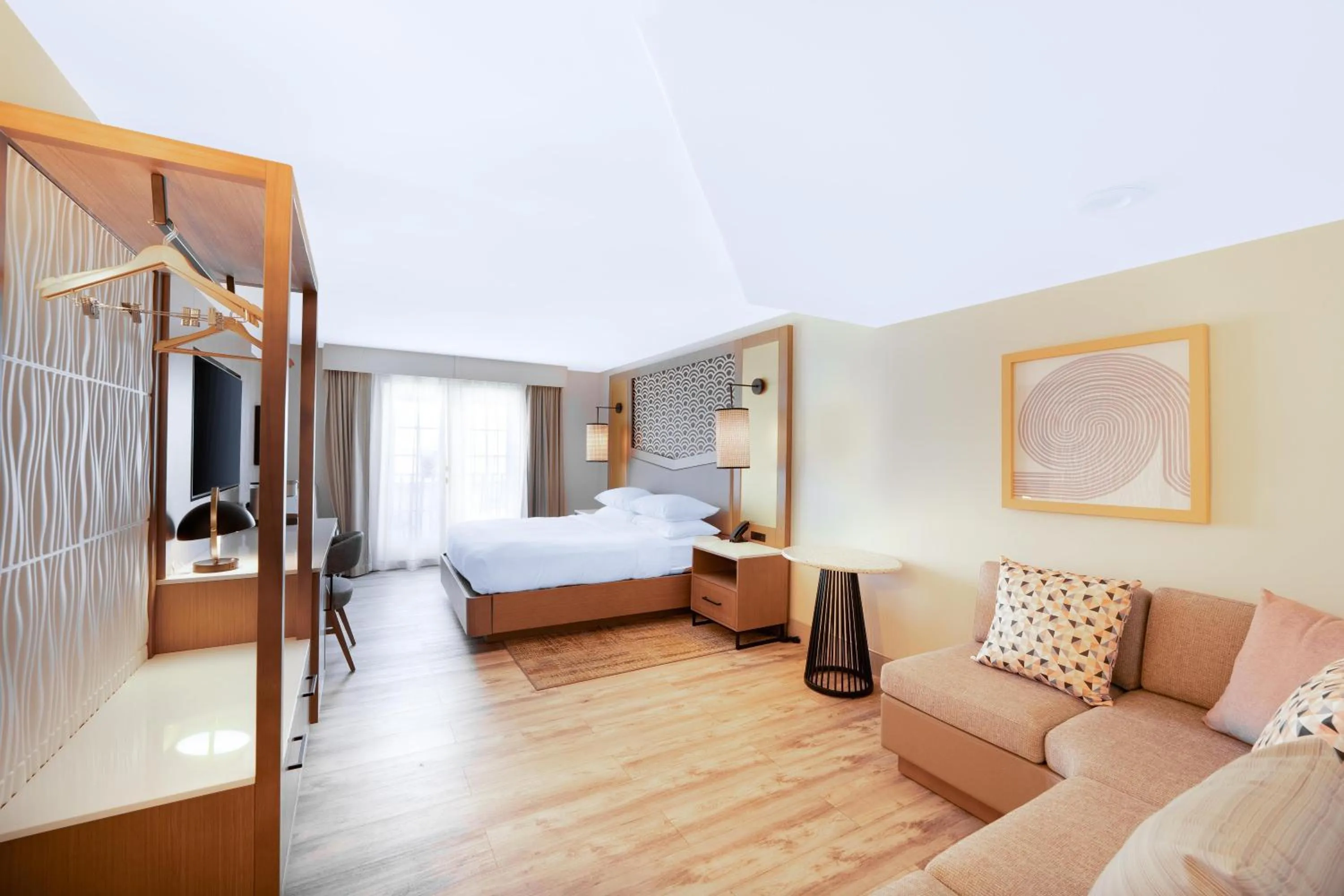 Living room, Bed in Castillo Real St Augustine Beach,Tapestry Collection Hilton