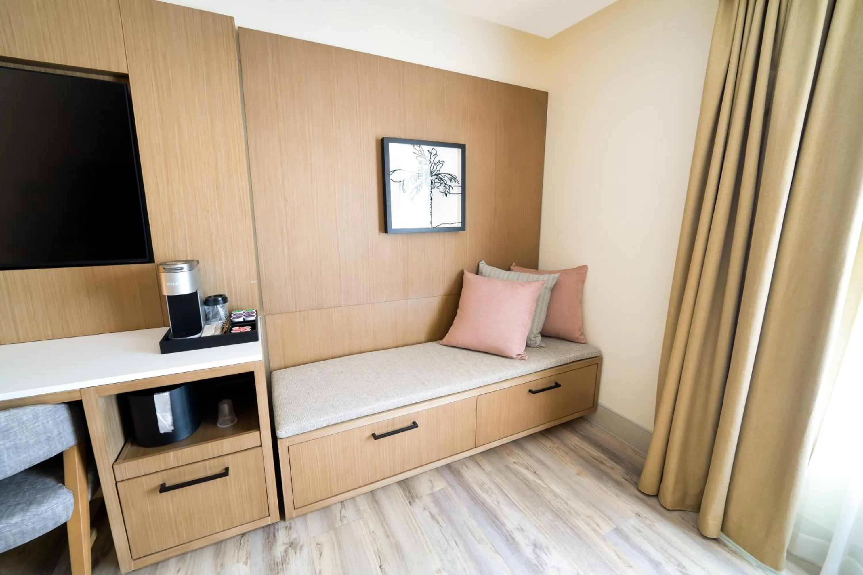 Bed in Castillo Real St Augustine Beach,Tapestry Collection Hilton