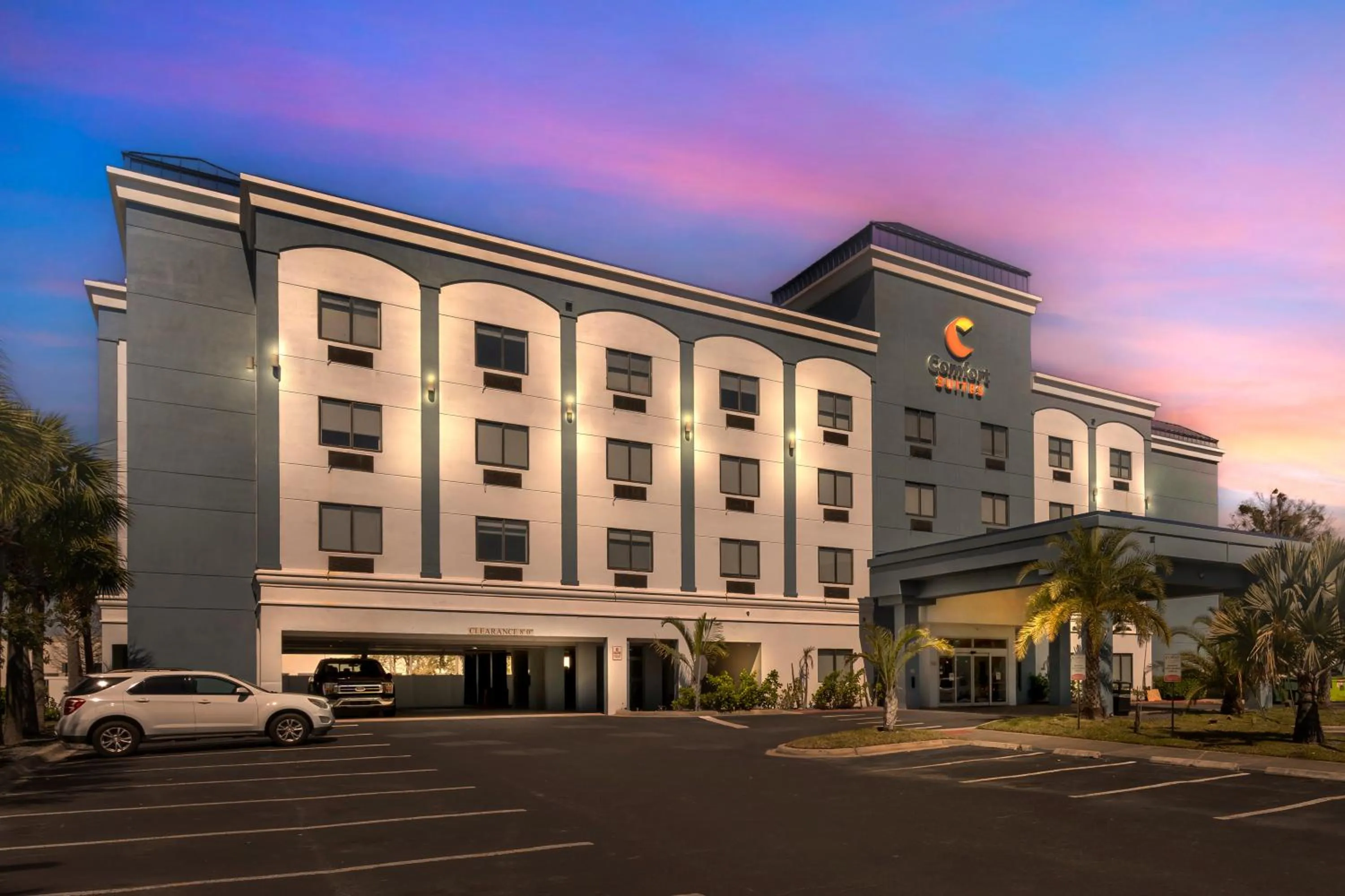 Property building in Comfort Suites West Jacksonville