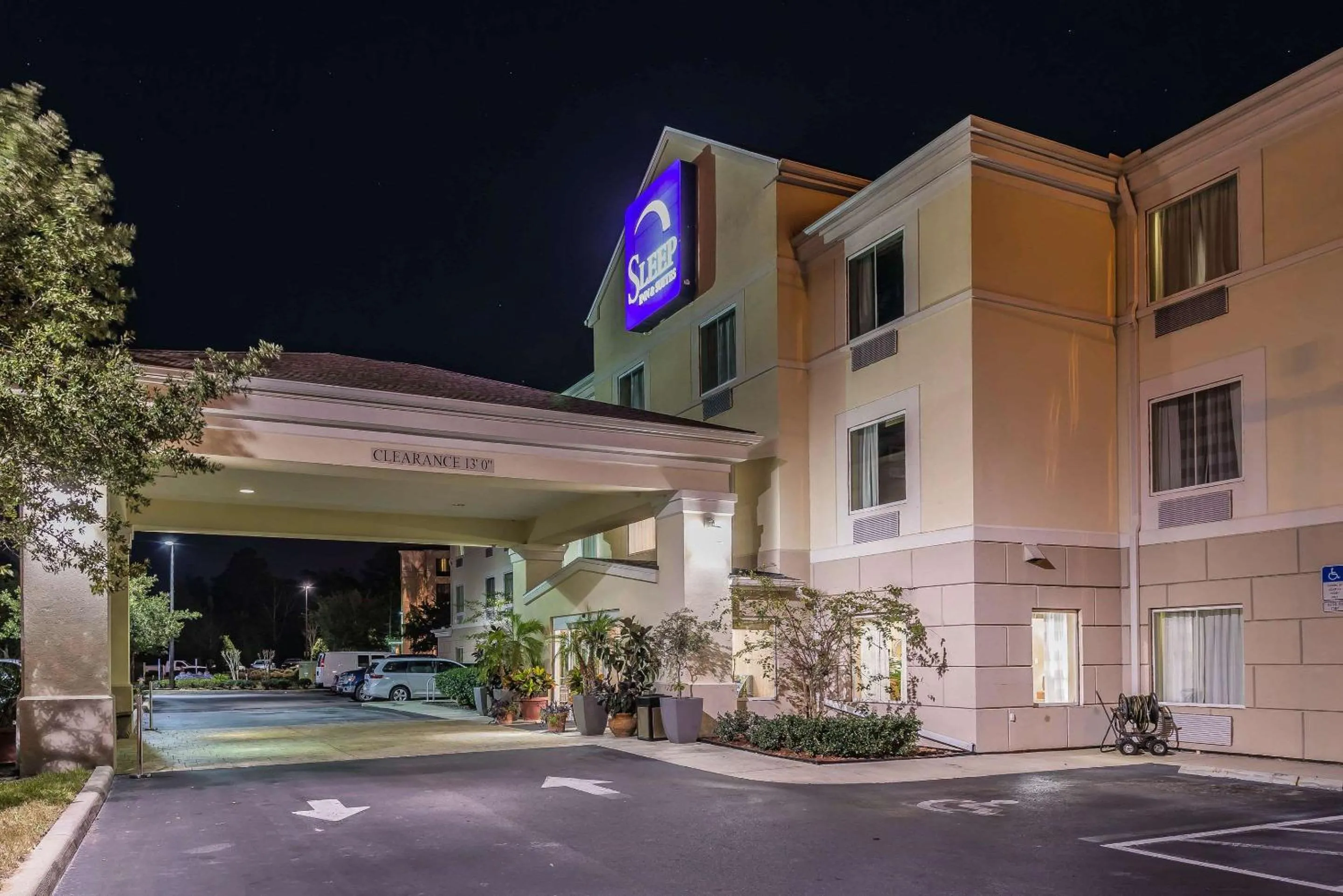 Property building in Sleep Inn & Suites University-Shands