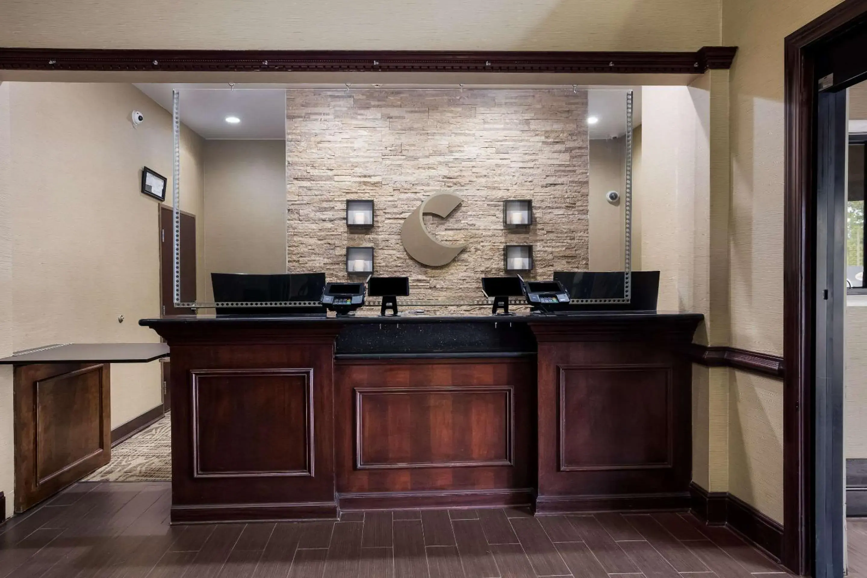 Lobby or reception in Comfort Inn & Suites Midway - Tallahassee West Lobby or reception in Comfort Inn & Suites Midway - Tallahassee West