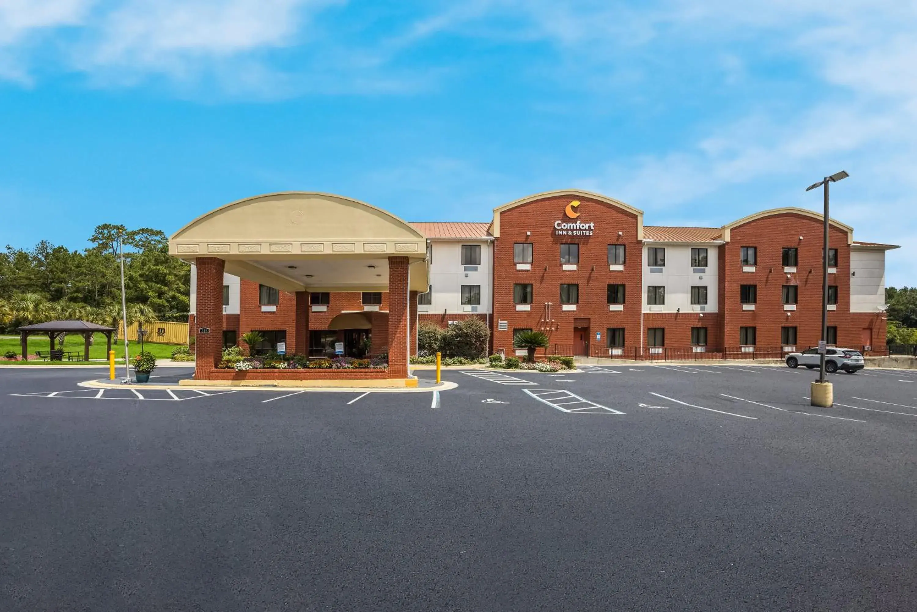Property building in Comfort Inn & Suites Midway - Tallahassee West Property building in Comfort Inn & Suites Midway - Tallahassee West