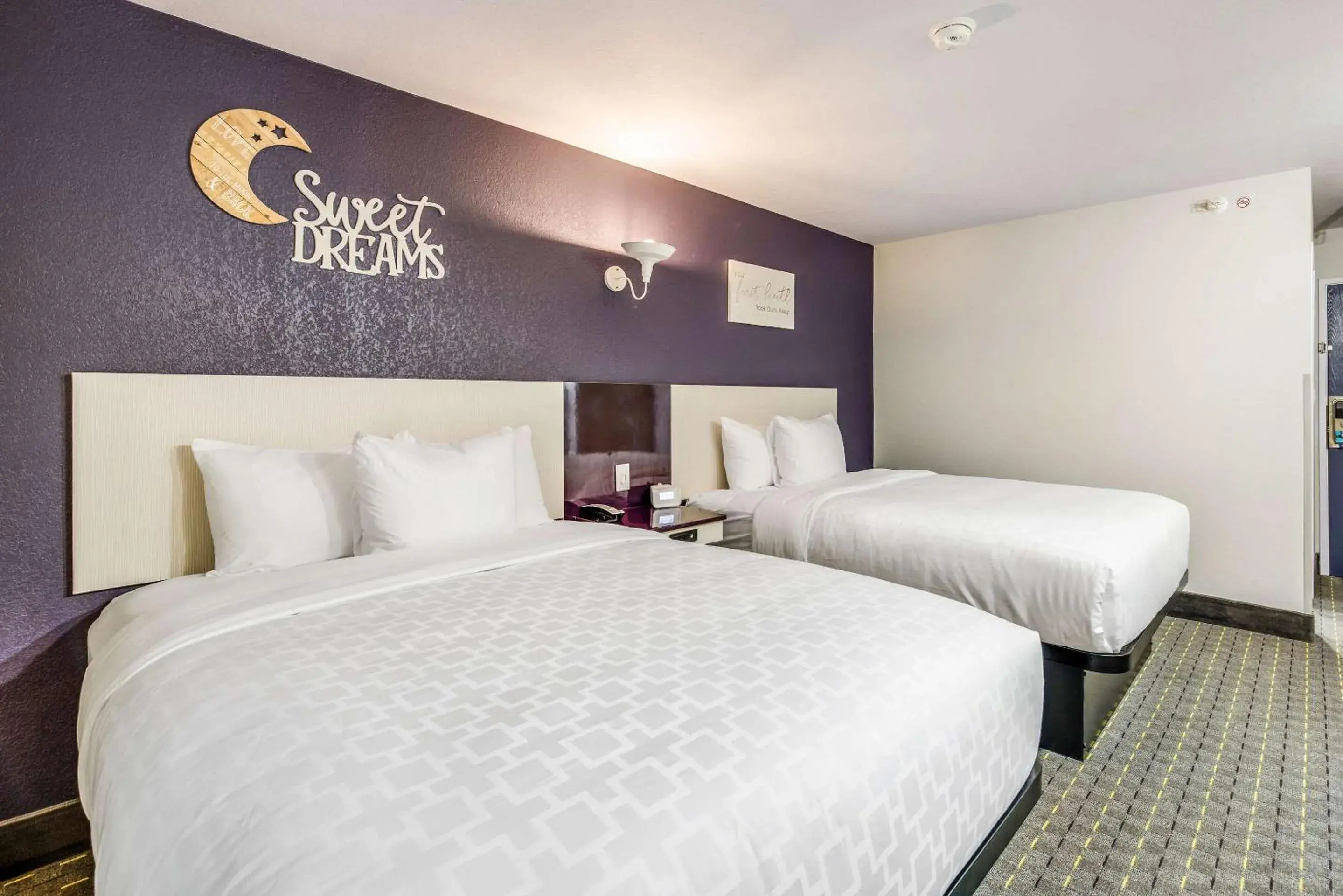 Bedroom, Bed in Clarion Pointe Tallahassee-State Capitol Bedroom, Bed in Clarion Pointe Tallahassee-State Capitol