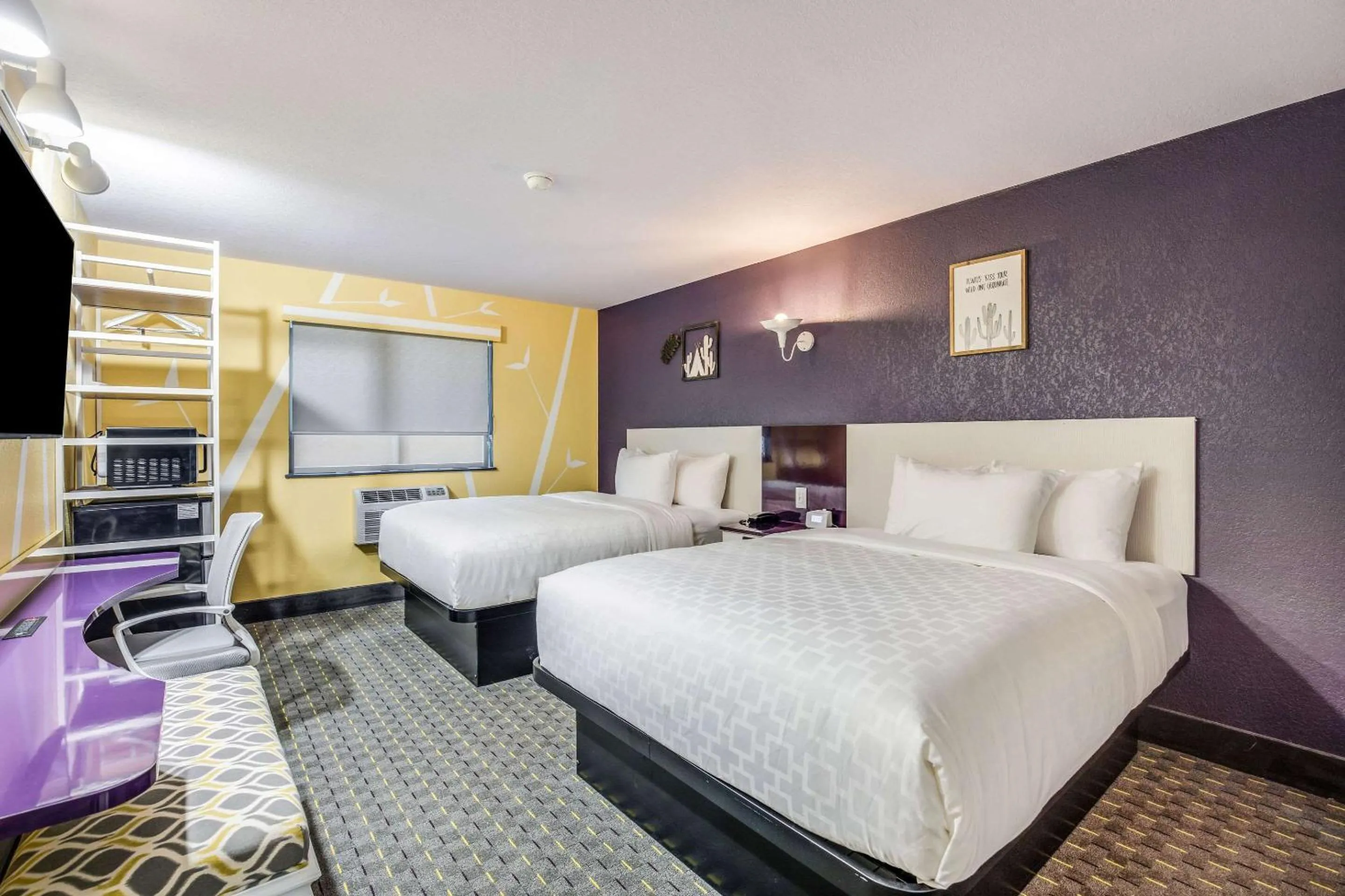 Bedroom, Bed in Clarion Pointe Tallahassee-State Capitol