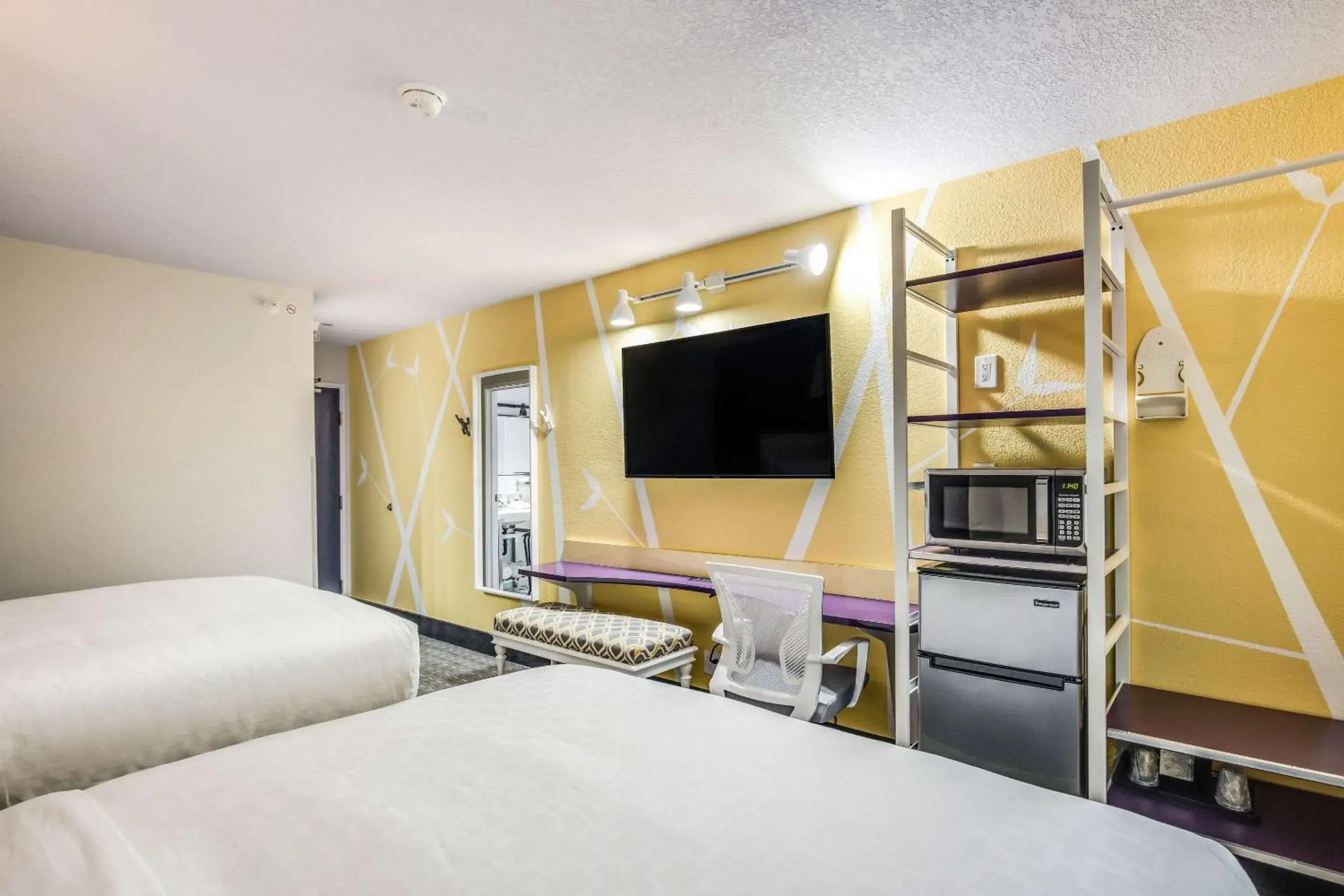 Bedroom, Bed in Clarion Pointe Tallahassee-State Capitol Bedroom, Bed in Clarion Pointe Tallahassee-State Capitol