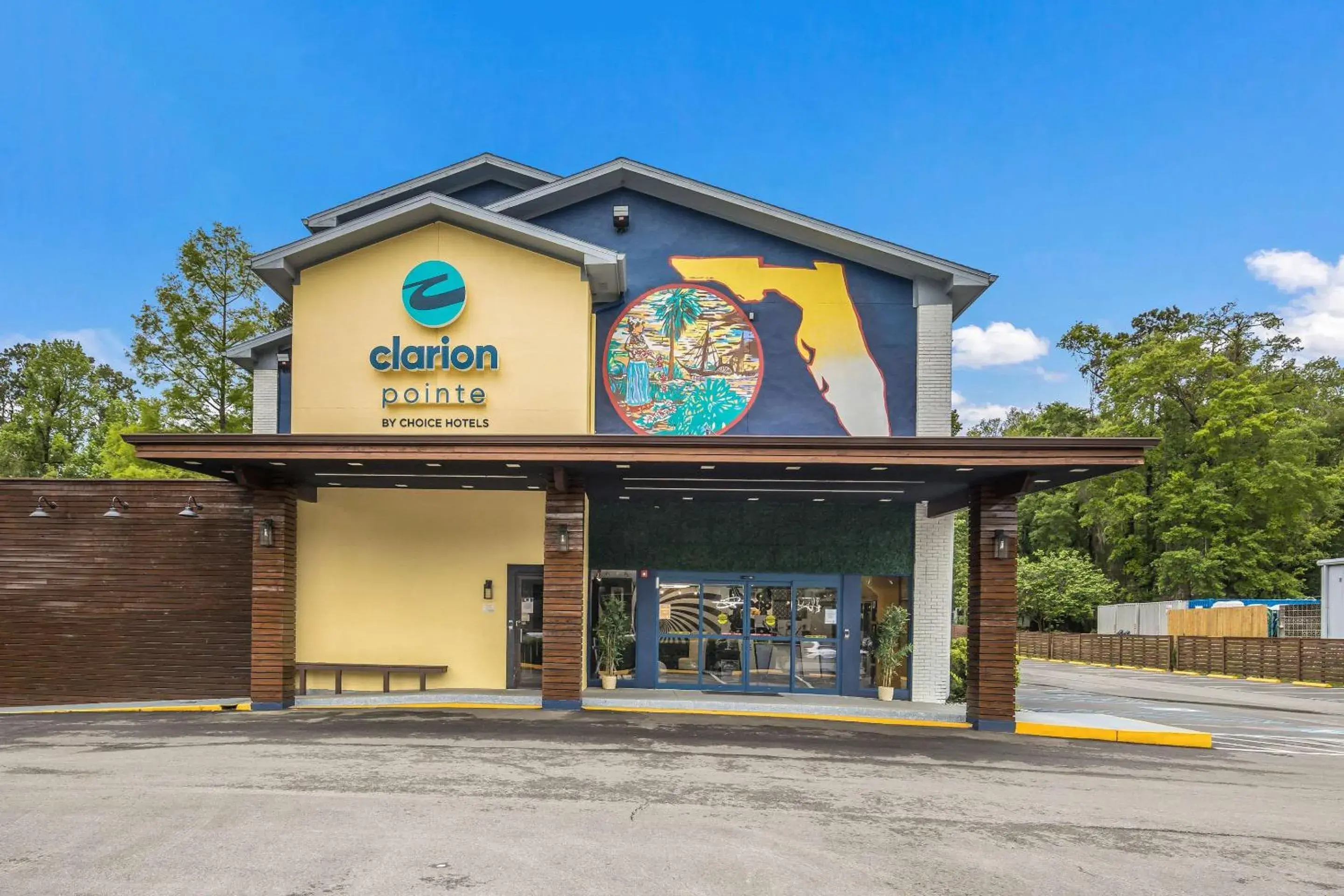 Property building in Clarion Pointe Tallahassee-State Capitol Property building in Clarion Pointe Tallahassee-State Capitol