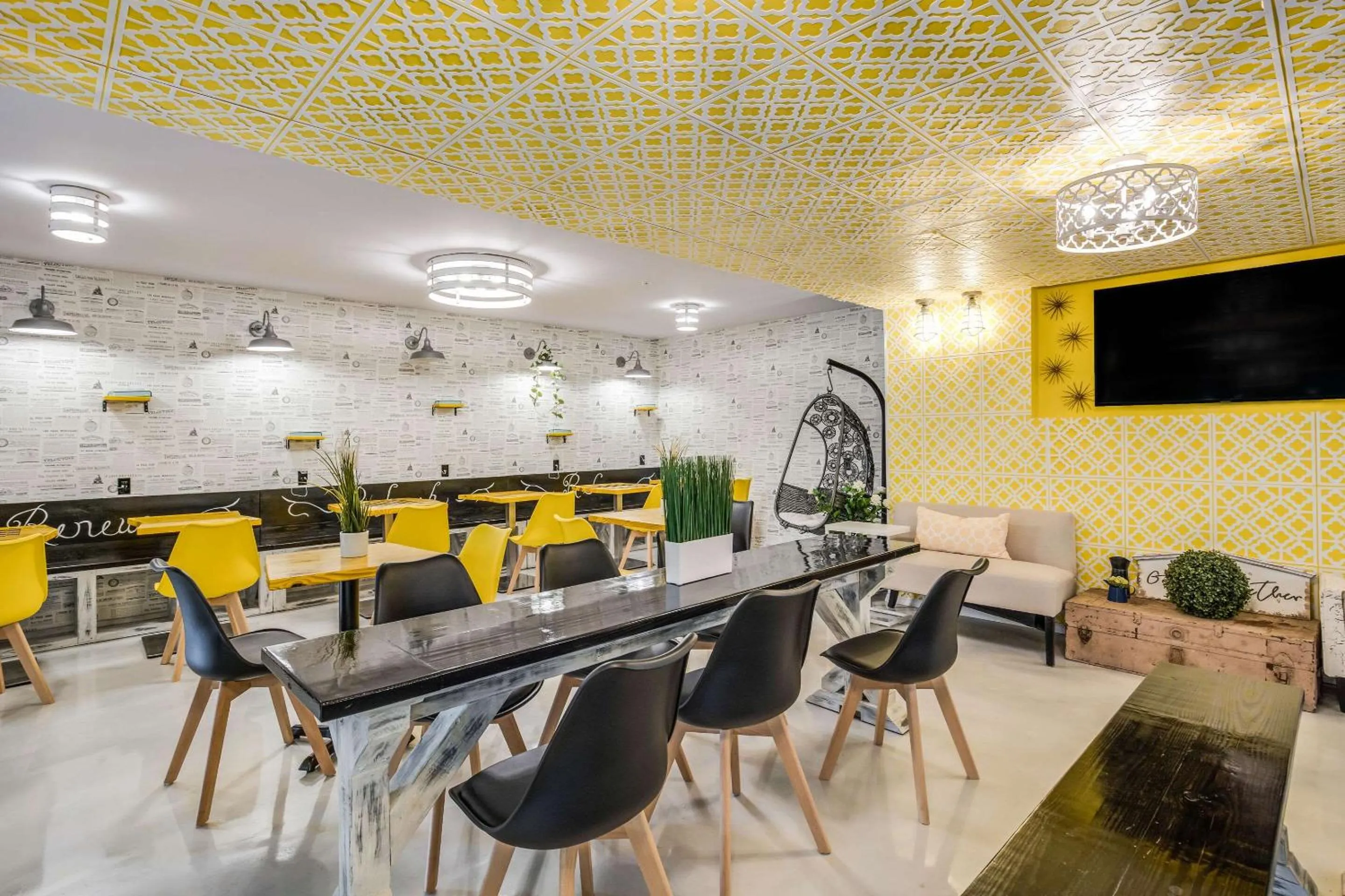 Breakfast in Clarion Pointe Tallahassee-State Capitol